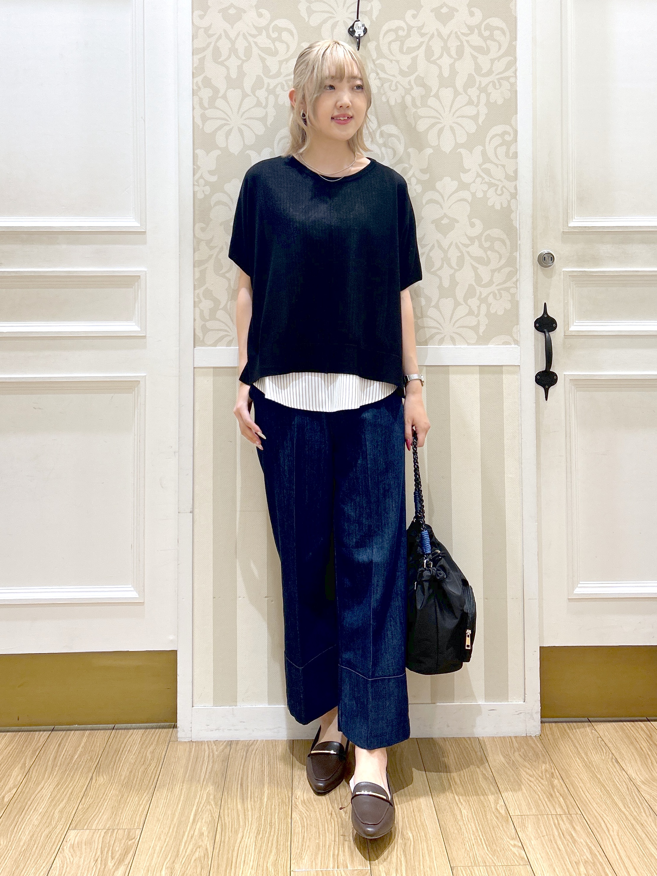 望 愛さんの「grove｜1枚でも羽織でも◎ ウエストドロストシャツワンピース」を使ったコーディネート