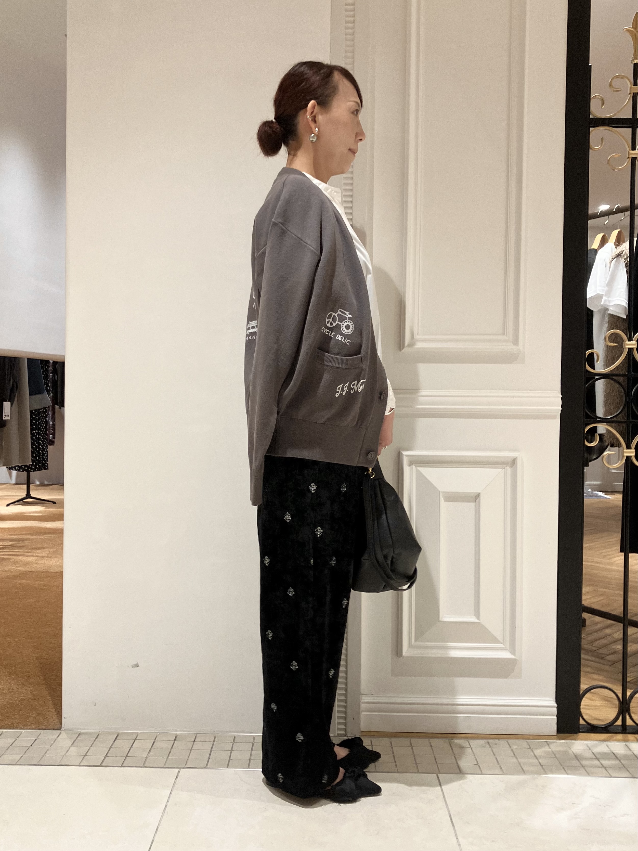 TAJIさんの「DRESSTERIOR｜エンブロイダリーカフスシャツ」を使ったコーディネート