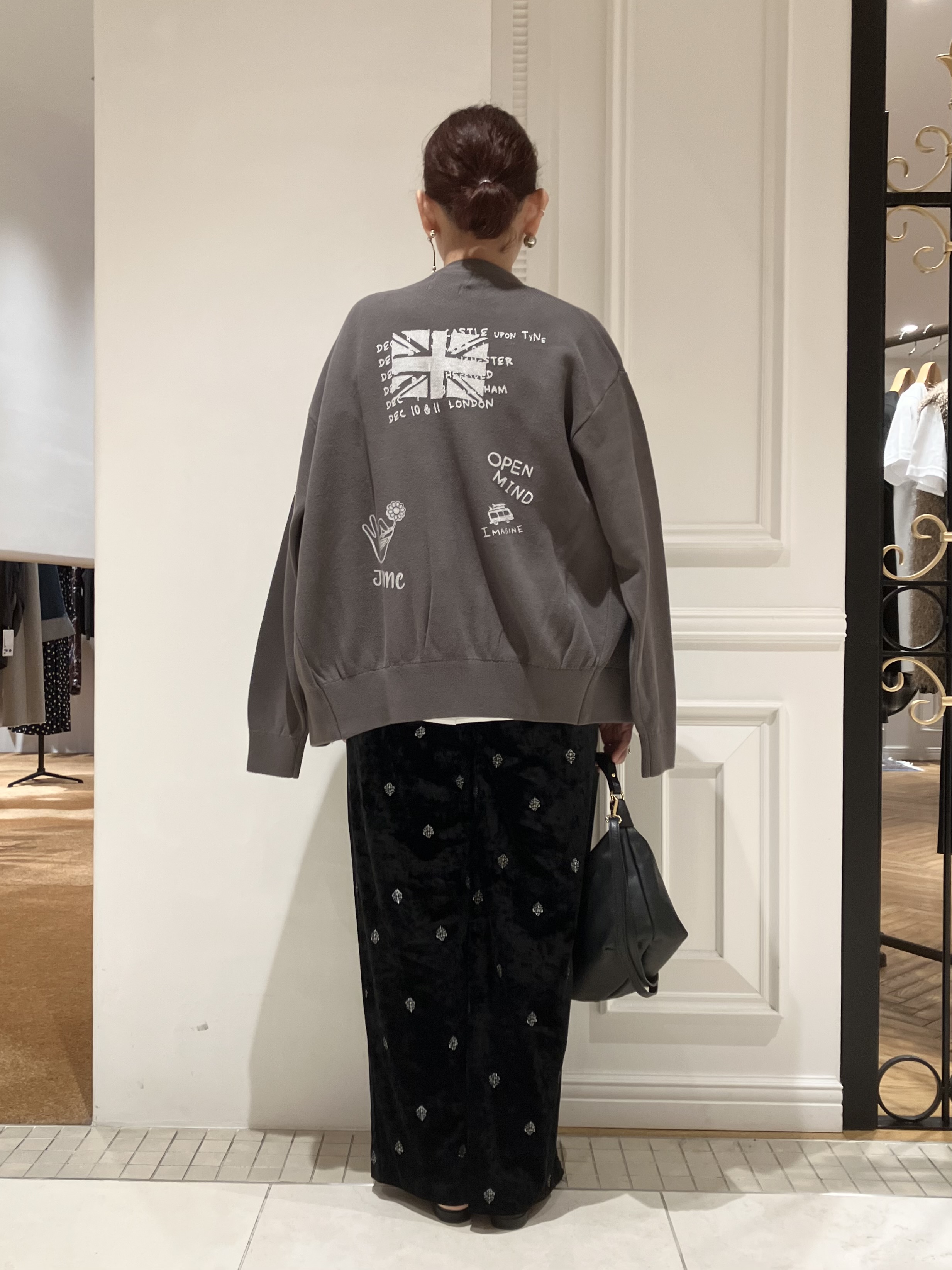 TAJIさんの「DRESSTERIOR｜エンブロイダリーカフスシャツ」を使ったコーディネート