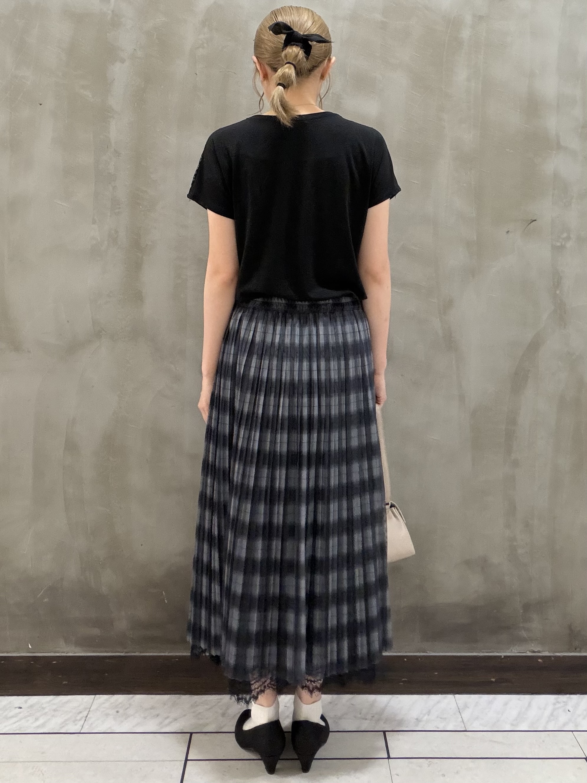 maiさんの「grove｜【持続冷感/SET UP可】ひんやりポンチシリーズ／フロントレースドルマンカットソー」を使ったコーディネート