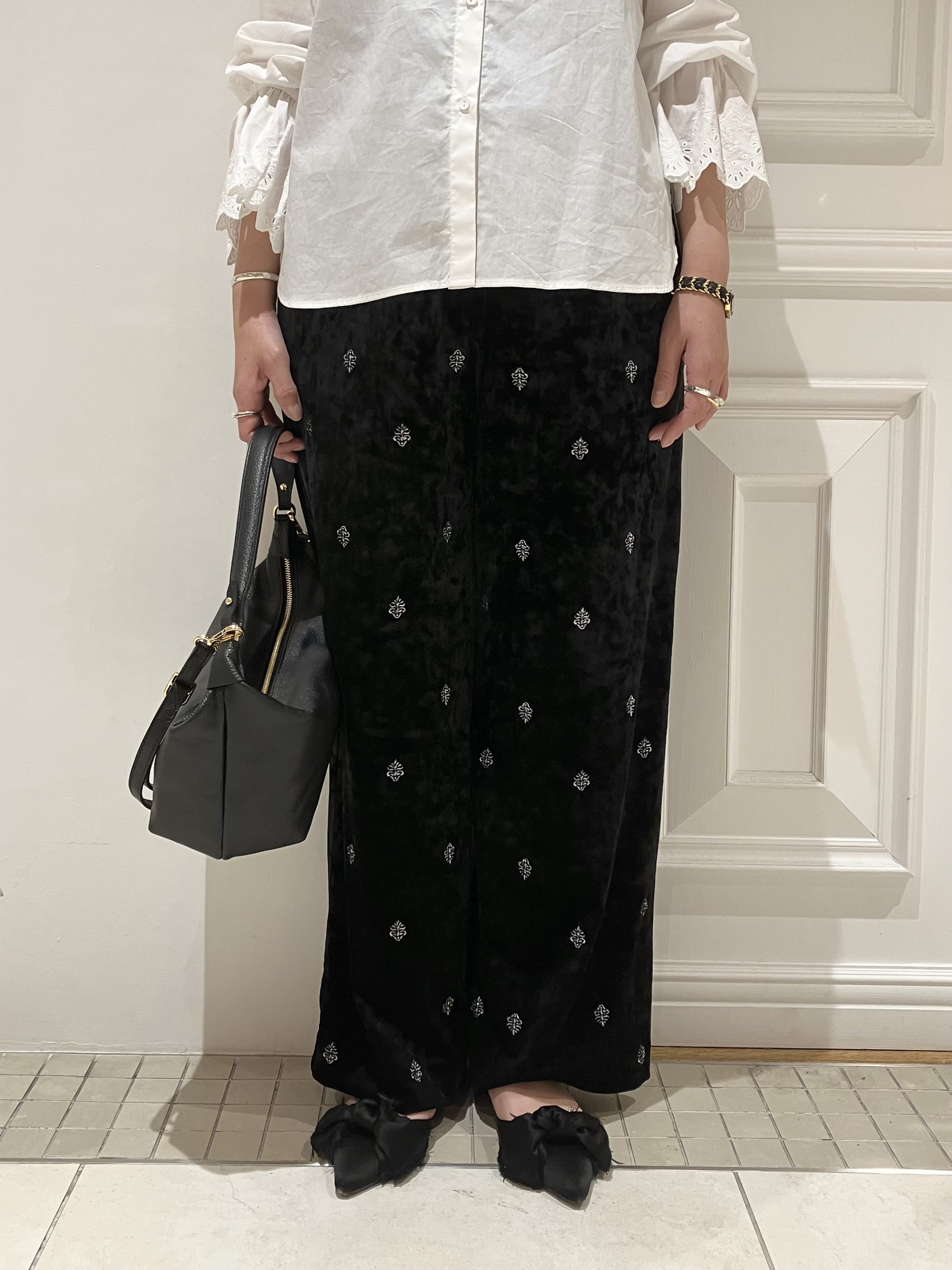 TAJIさんの「DRESSTERIOR｜エンブロイダリーカフスシャツ」を使ったコーディネート