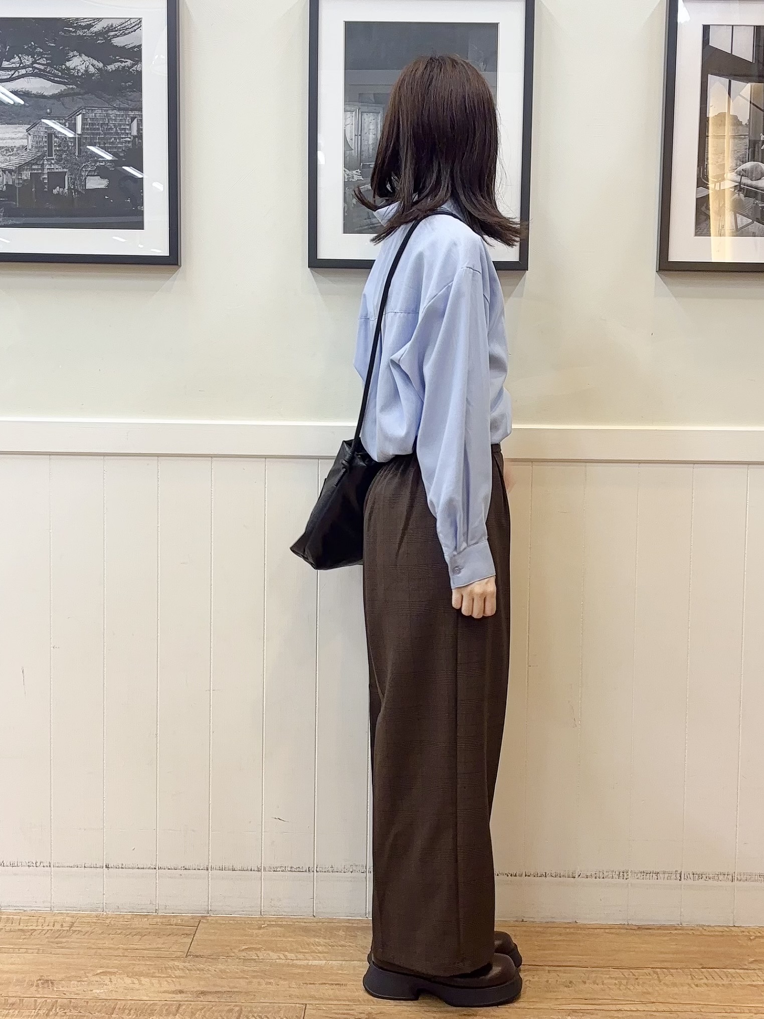えぬさんの「SHOO･LA･RUE｜【洗濯後しわになりにくい/S-LL】選べる6パターン 羽織としても活躍する ベーシックシャツ」を使ったコーディネート
