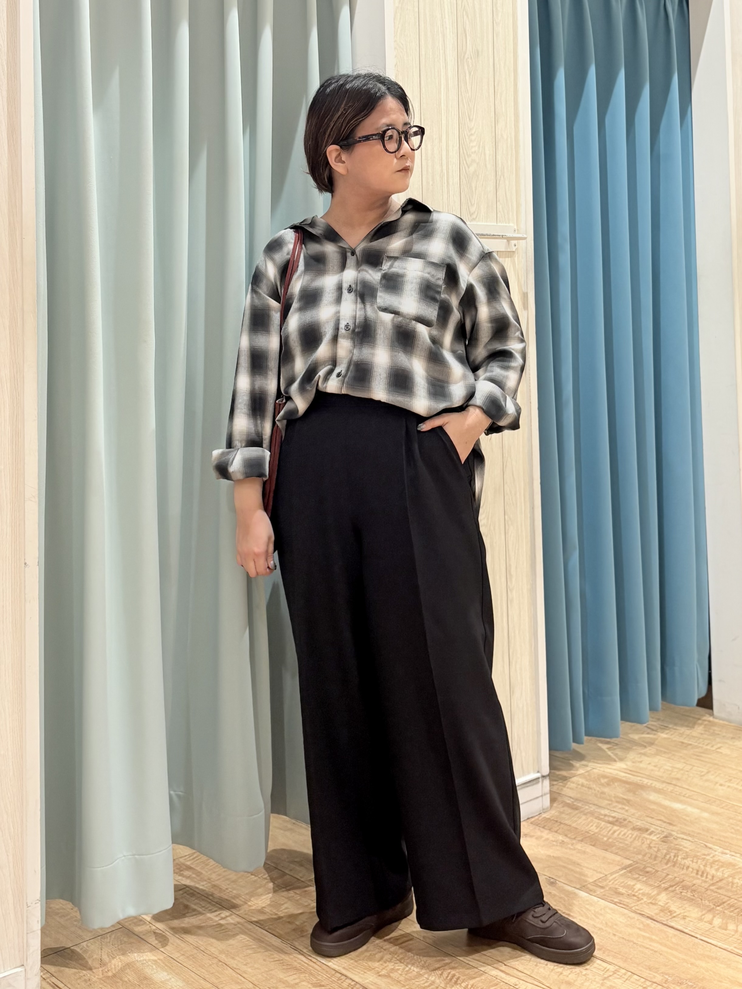 砂糖さんの「SHOO･LA･RUE｜【洗濯後しわになりにくい/S-LL】気分で選ぶ 大人のデイリー使いに ベーシックシャツ」を使ったコーディネート