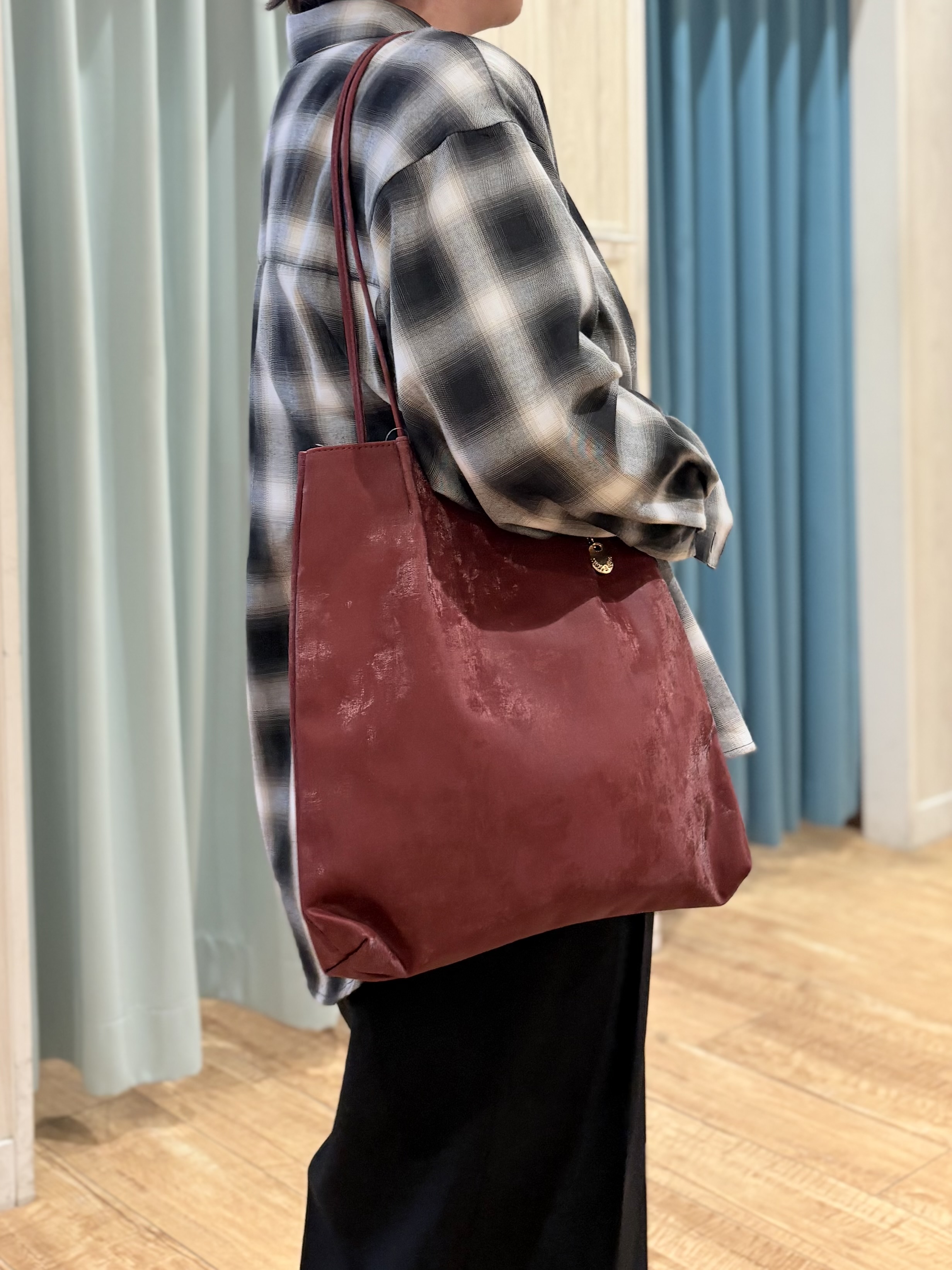 砂糖さんの「SHOO･LA･RUE｜【洗濯後しわになりにくい/S-LL】気分で選ぶ 大人のデイリー使いに ベーシックシャツ」を使ったコーディネート
