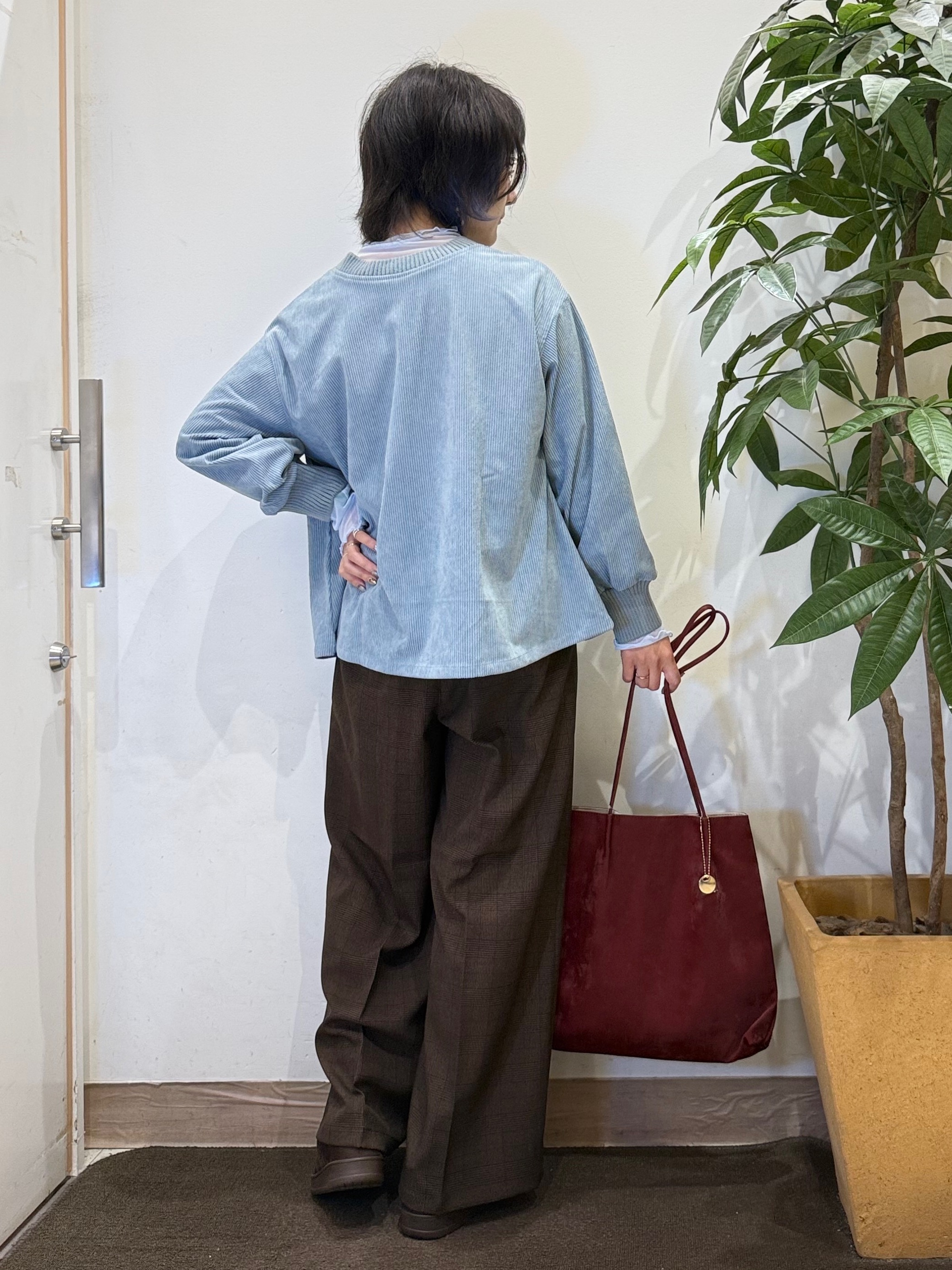 misakiさんの「SHOO･LA･RUE｜コーデの幅が広がる！コーデュロイ2WAYプルオーバー」を使ったコーディネート