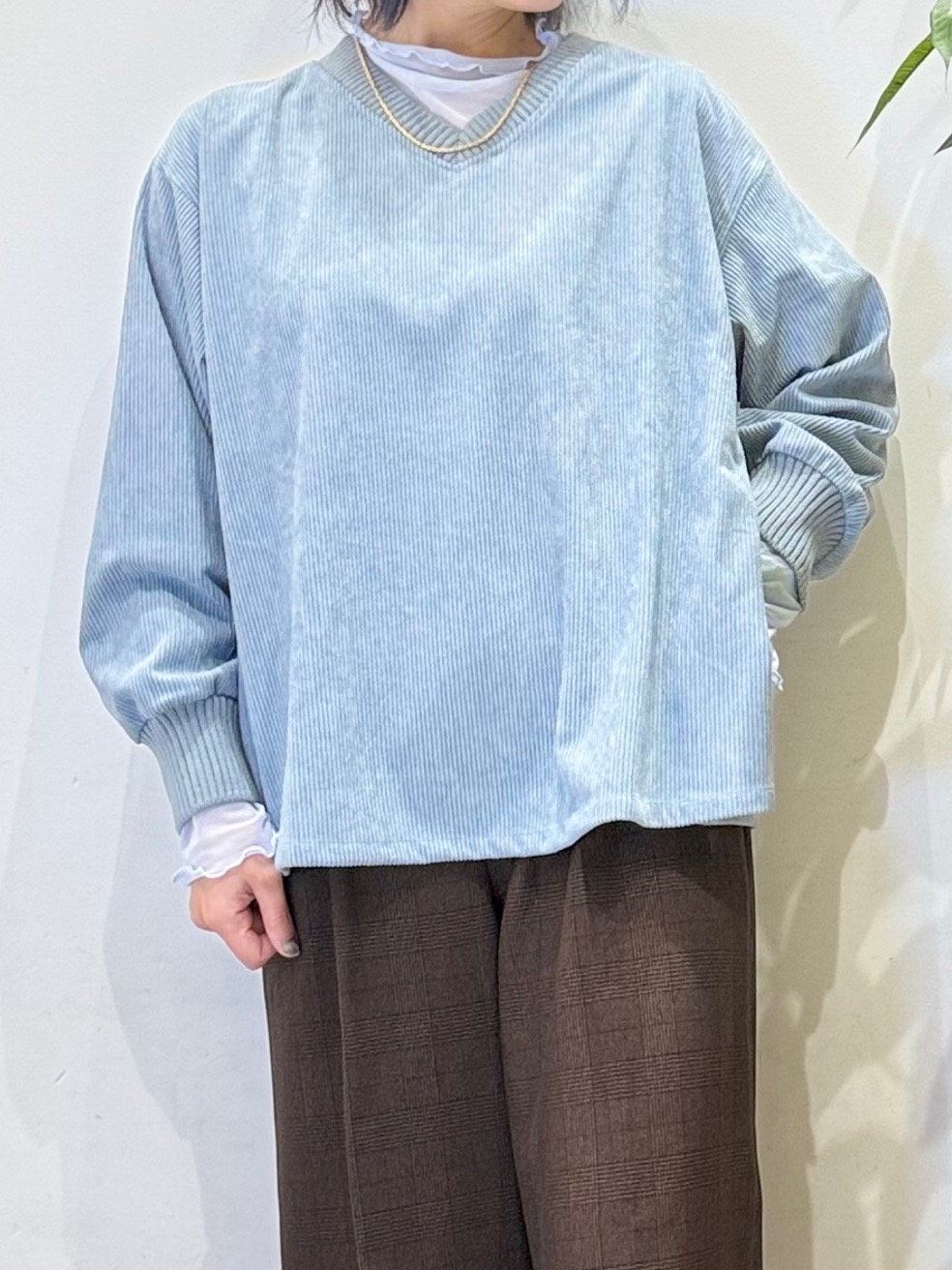 misakiさんの「SHOO･LA･RUE｜コーデの幅が広がる！コーデュロイ2WAYプルオーバー」を使ったコーディネート
