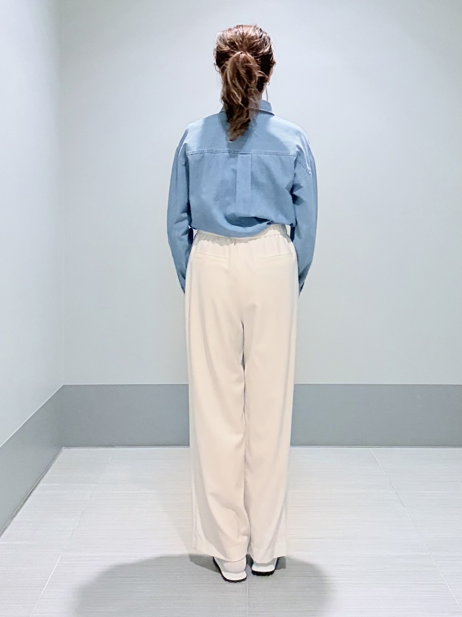 Yamaさんの「DRESSTERIOR｜【取り外し可能】2WAY ボウタイデニムシャツ」を使ったコーディネート