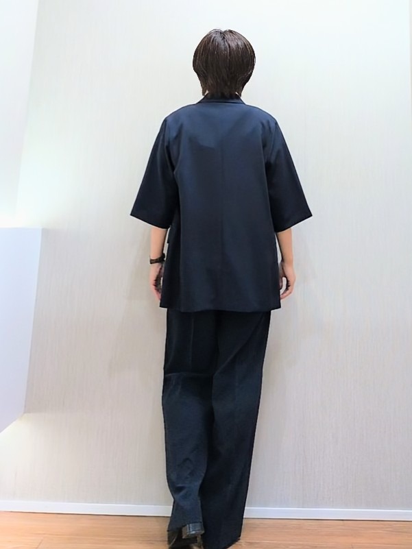 ミズタさんの「UNTITLED｜【秋の通勤羽織/セットアップ可/UVカット】エアリークール半袖ジャケット」を使ったコーディネート