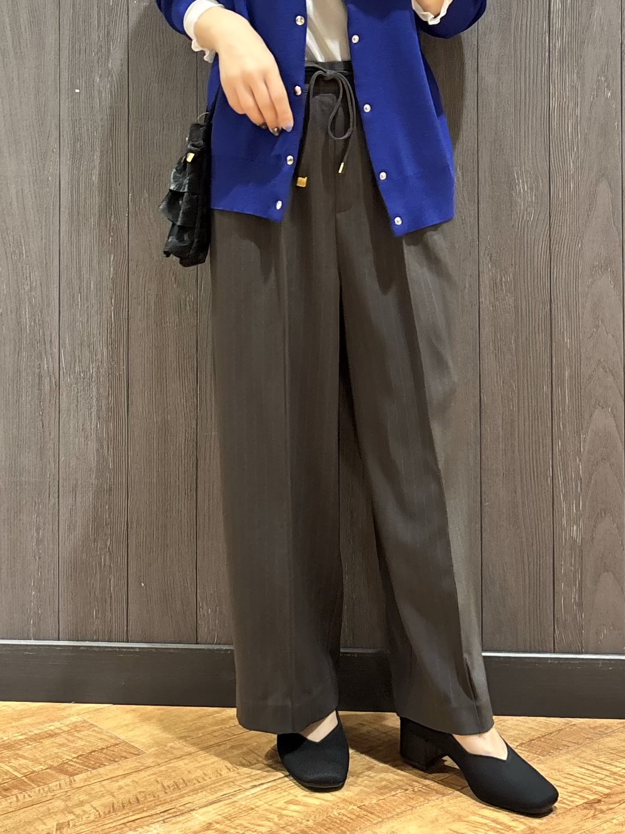 meiさんの「SHOO･LA･RUE｜【セットアップ可/洗濯機可】軽やかに羽織れる スポンディッシュ ニットカーディガン」を使ったコーディネート