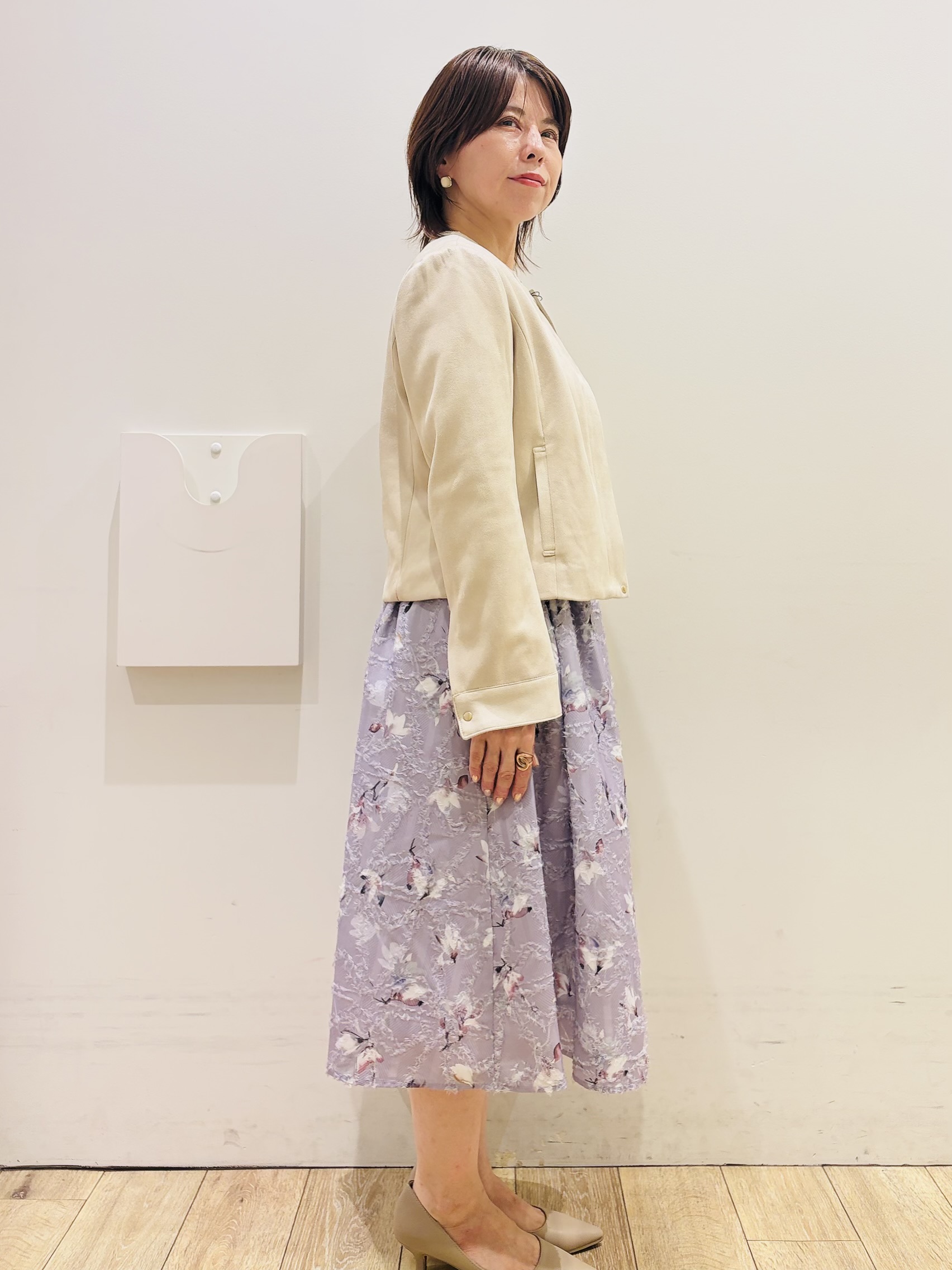 YUKOさんの「index｜【洗える】レザー調／スウェード風ノーカラーブルゾン」を使ったコーディネート