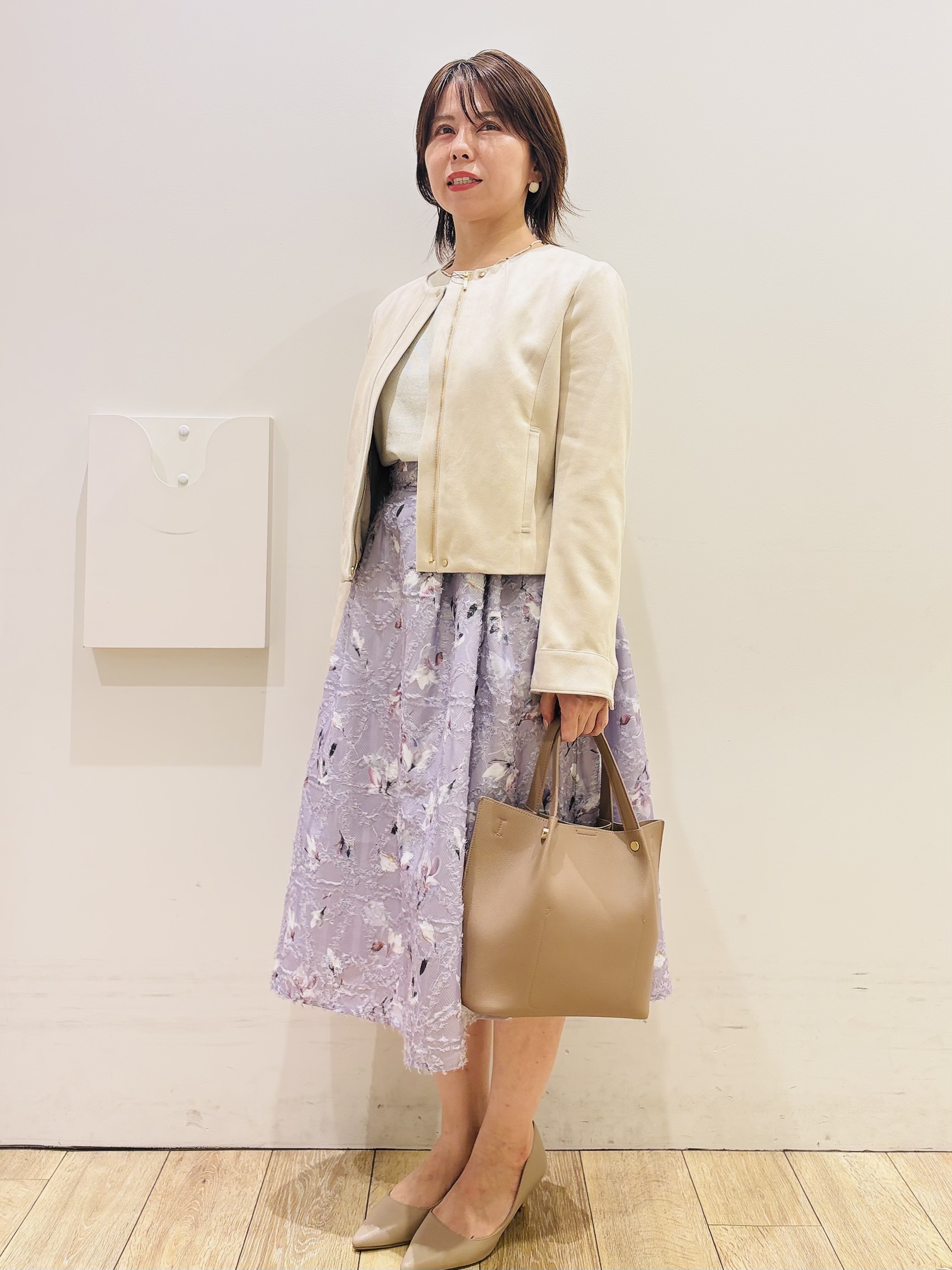 YUKOさんの「index｜【洗える】レザー調／スウェード風ノーカラーブルゾン」を使ったコーディネート