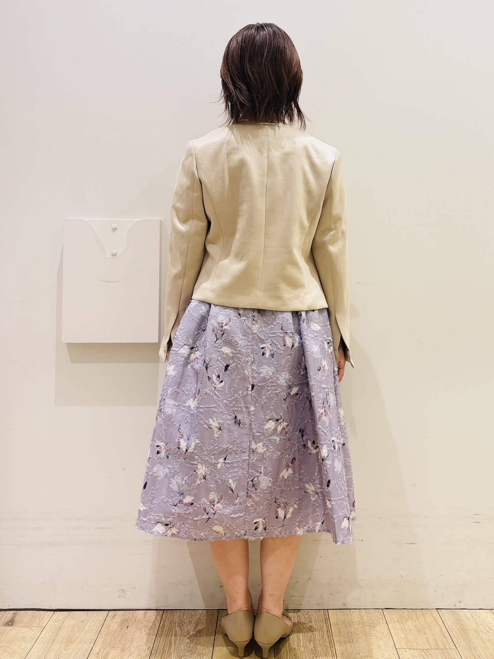 YUKOさんの「index｜【洗える】レザー調／スウェード風ノーカラーブルゾン」を使ったコーディネート