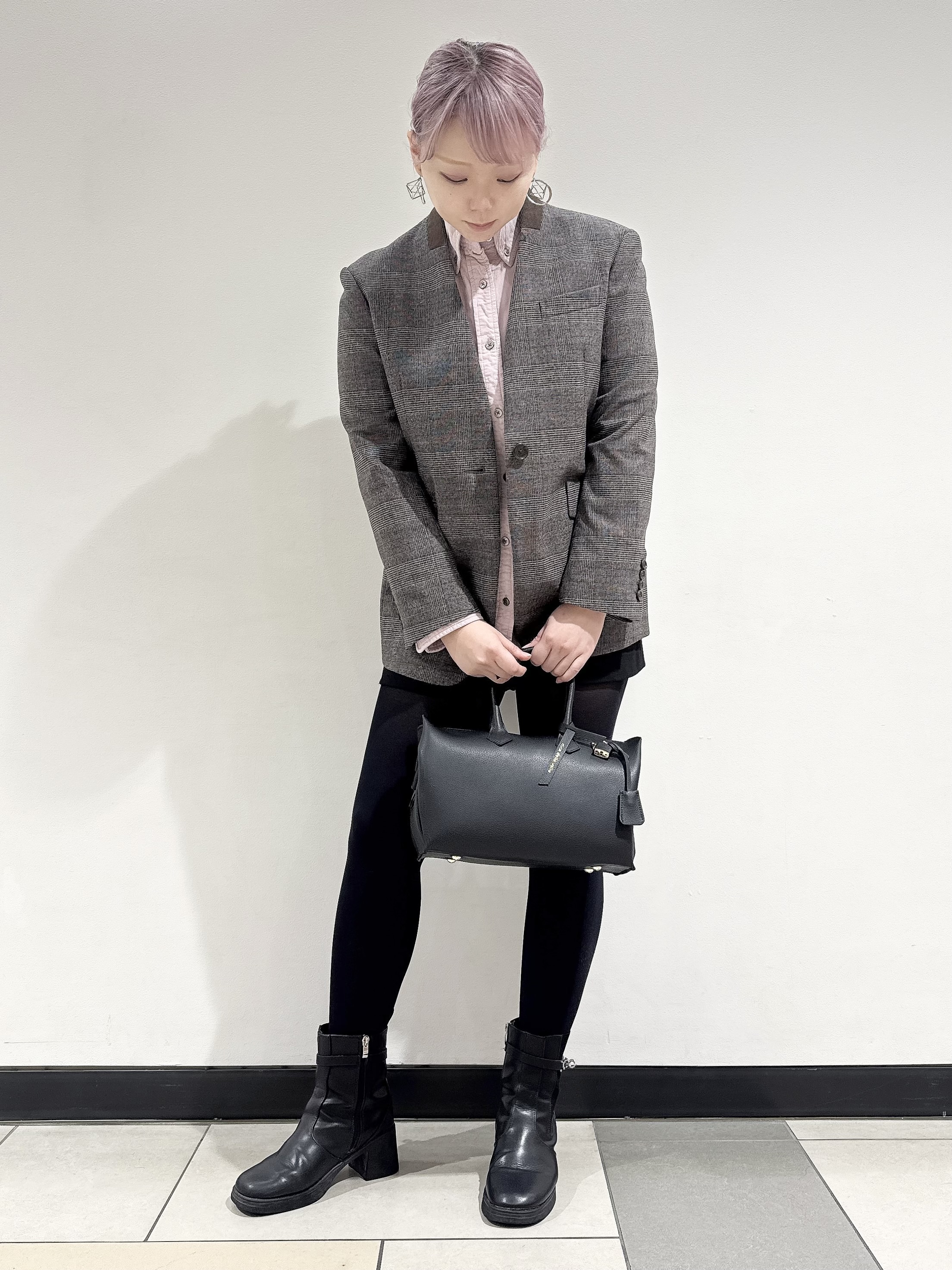 なかもとあきさんの「DRESSTERIOR｜【軽やかな着心地】コーデュロイ オーバーサイズシャツ」を使ったコーディネート