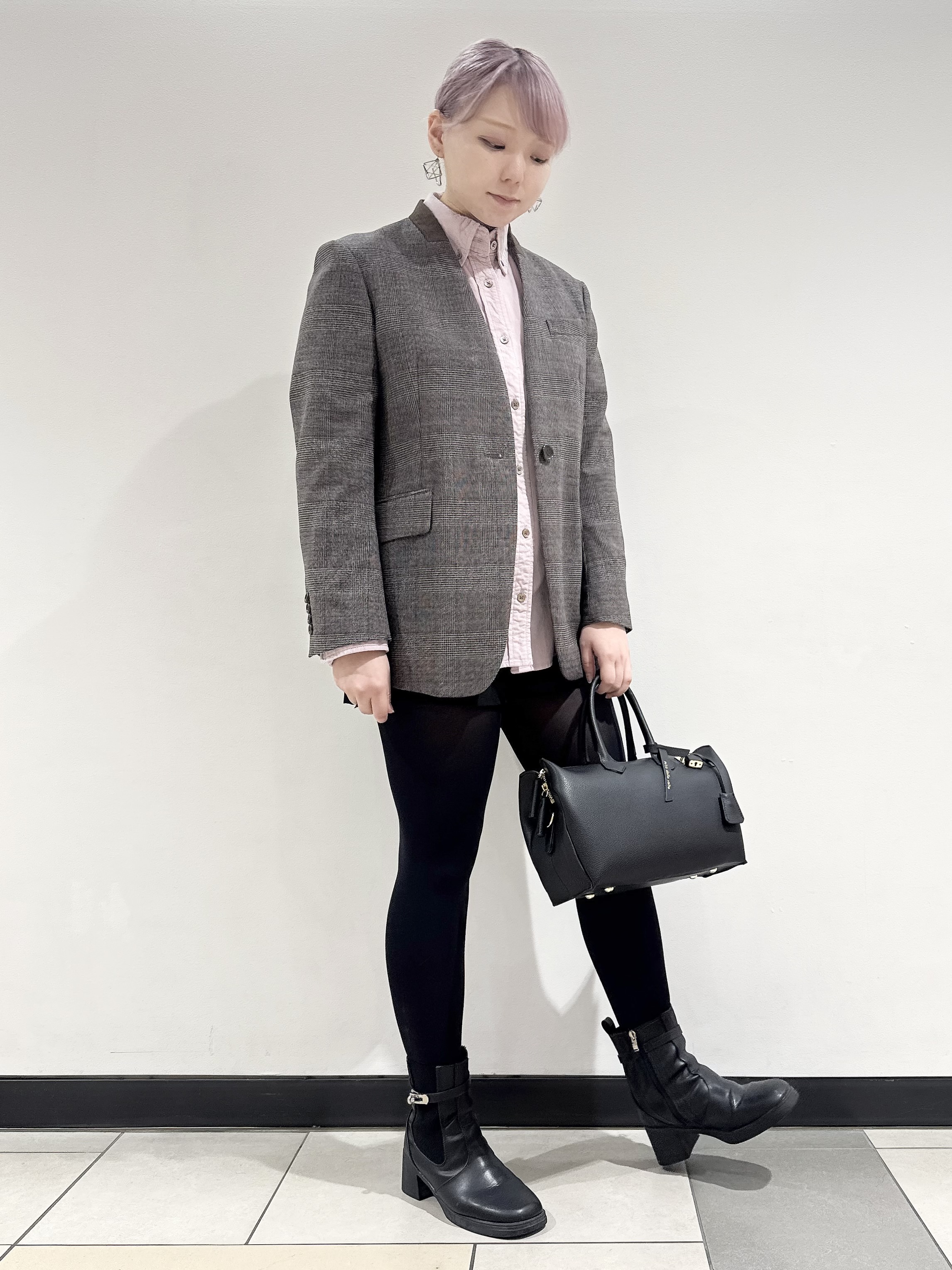 なかもとあきさんの「DRESSTERIOR｜【軽やかな着心地】コーデュロイ オーバーサイズシャツ」を使ったコーディネート