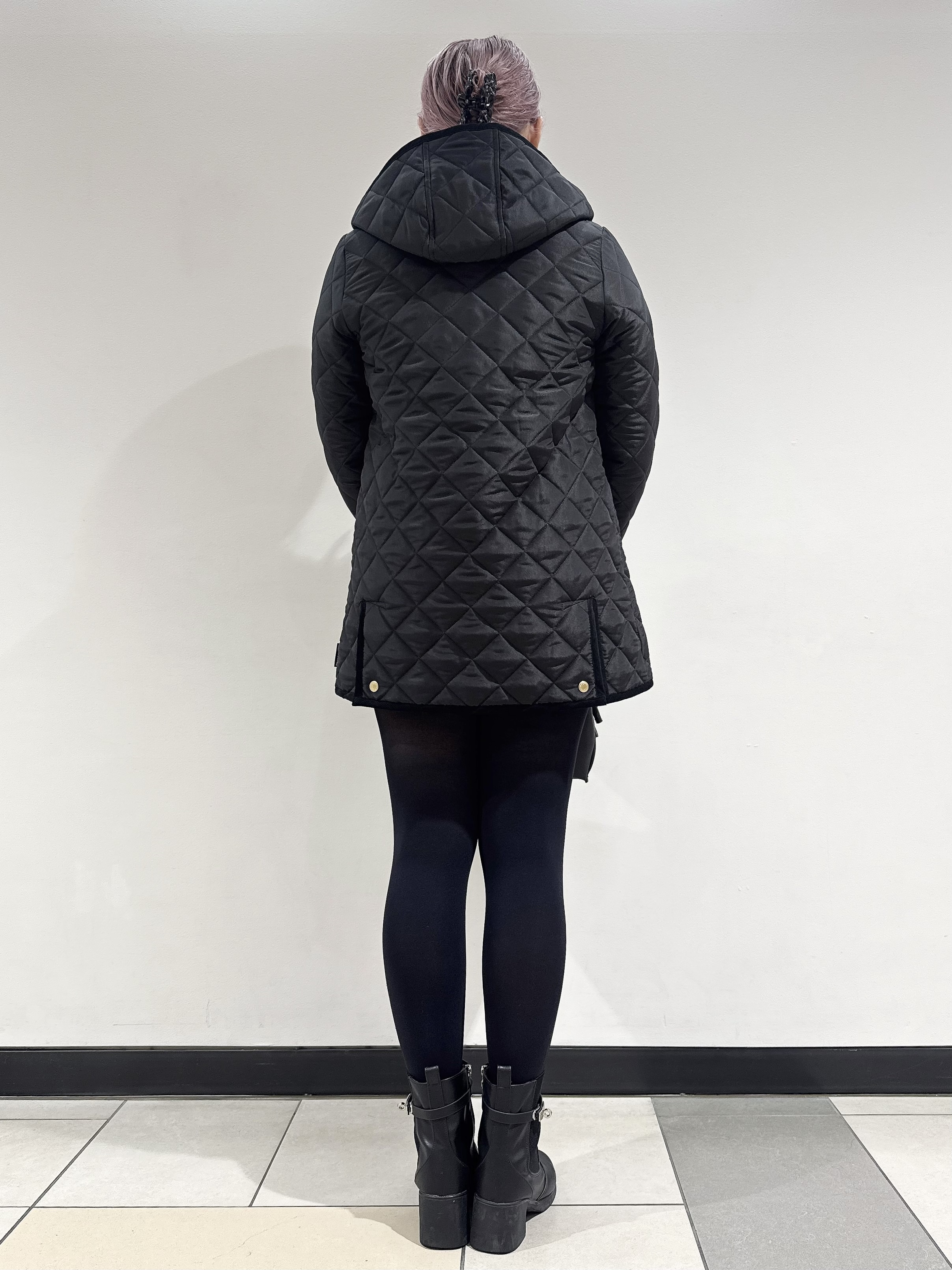 なかもとあきさんの「DRESSTERIOR｜Traditional Weatherwear（トラディショナル ウェザーウェア）ARKLEY MI」を使ったコーディネート