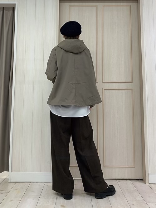 Turnerさんの「SHOO･LA･RUE｜【洗濯機可/撥水/マルチWAY】ファーライナー付き 毎日欲張りマンパ」を使ったコーディネート