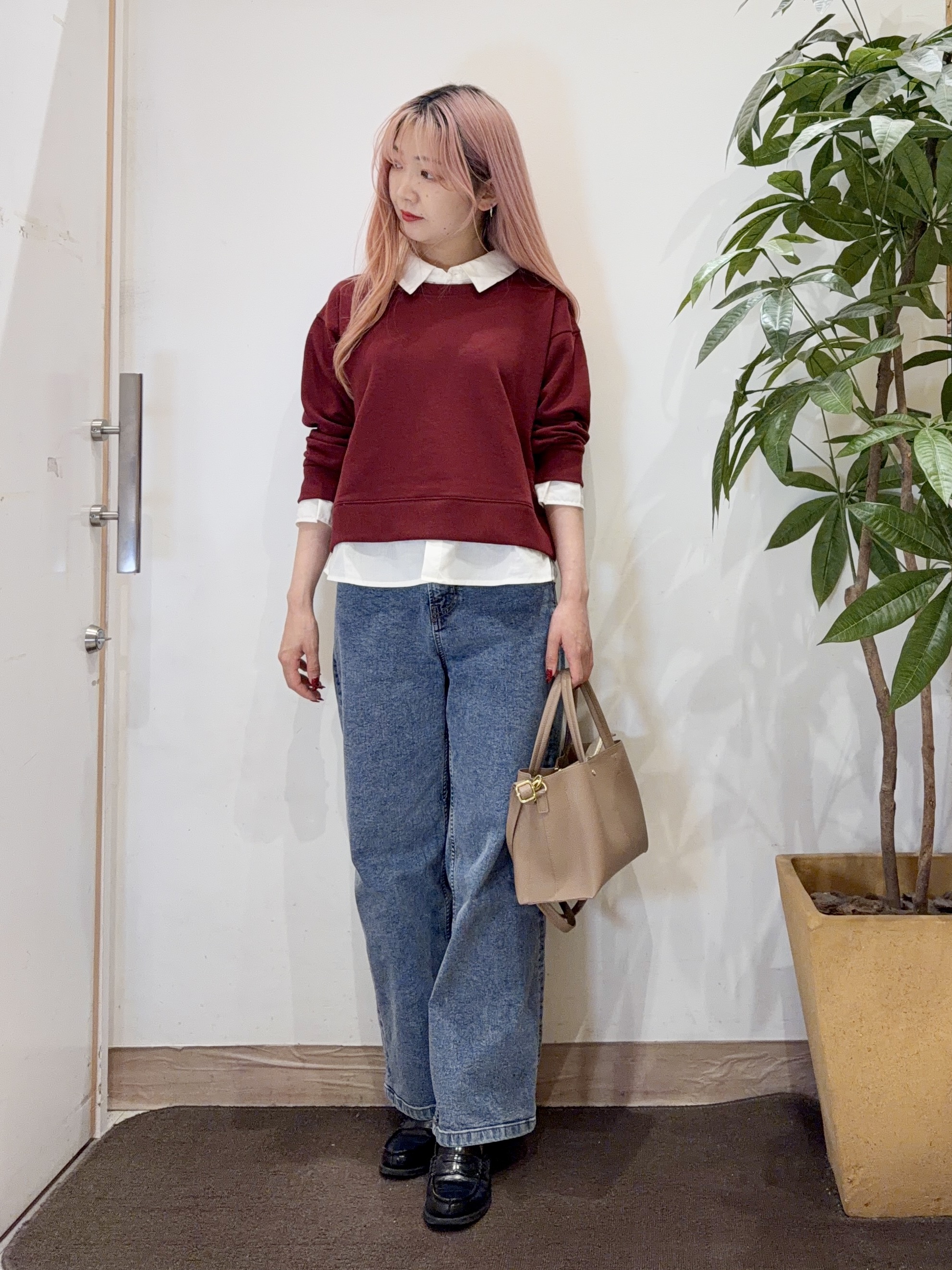 AYUMIさんの「SHOO･LA･RUE｜【S-LL/洗濯機可】一枚でレイヤード感が完成する シャツドッキング裏毛トップス」を使ったコーディネート