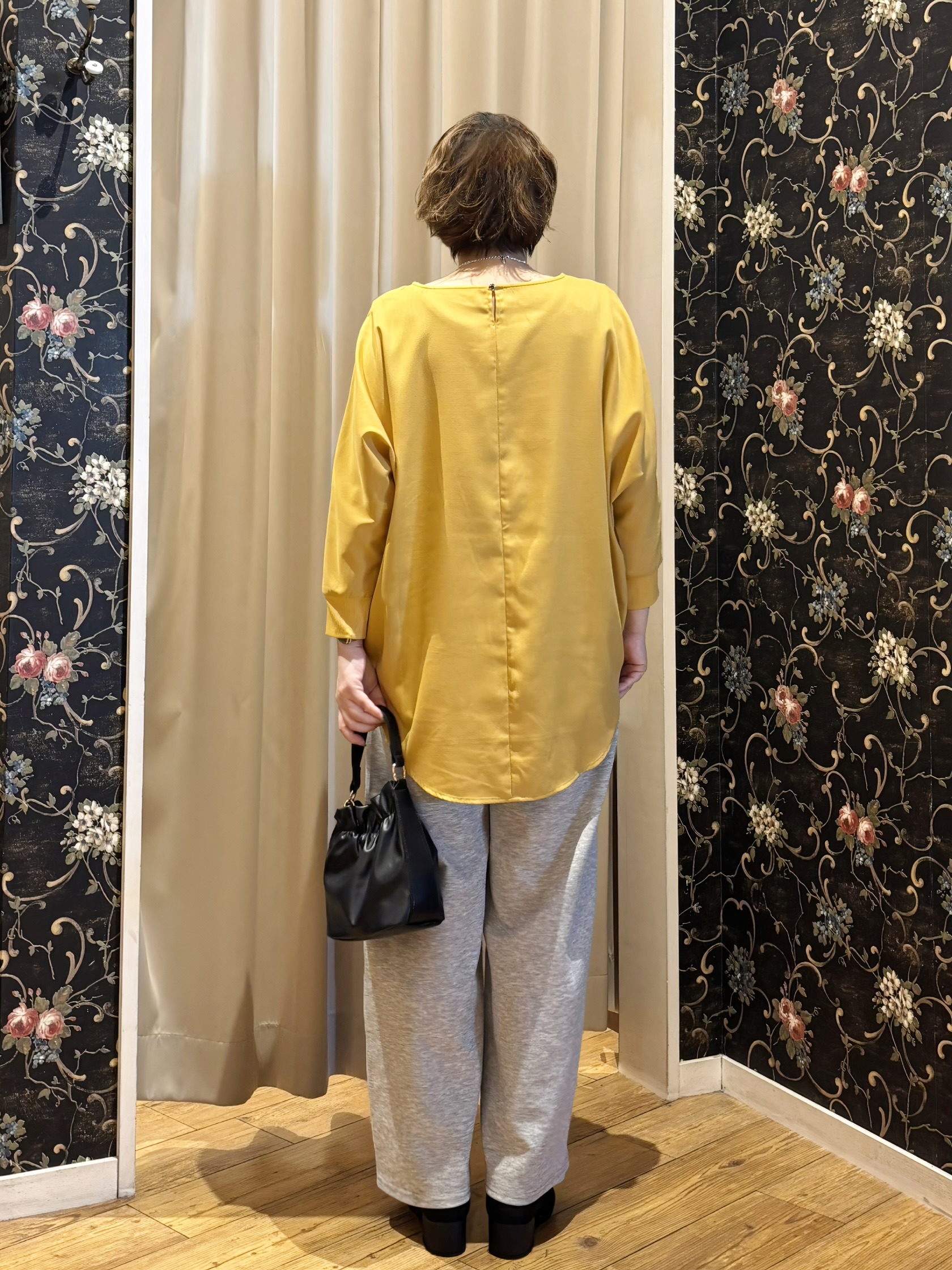 たみさんの「SHOO･LA･RUE｜【着丈選べる/洗濯後しわになりにくい】インせず着られる ドルマンブラウス」を使ったコーディネート