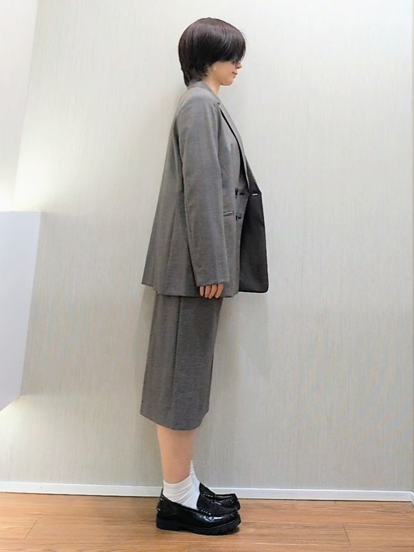 ミズタさんの「UNTITLED｜【セットアップ可/秋羽織り/お仕事スーツ】ウールブレンドダブルジャケット」を使ったコーディネート