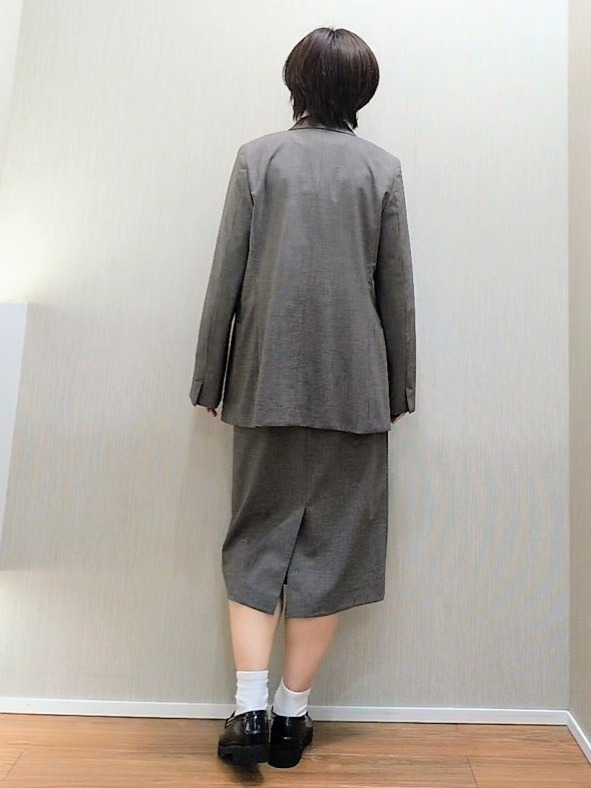 ミズタさんの「UNTITLED｜【セットアップ可/秋羽織り/お仕事スーツ】ウールブレンドダブルジャケット」を使ったコーディネート