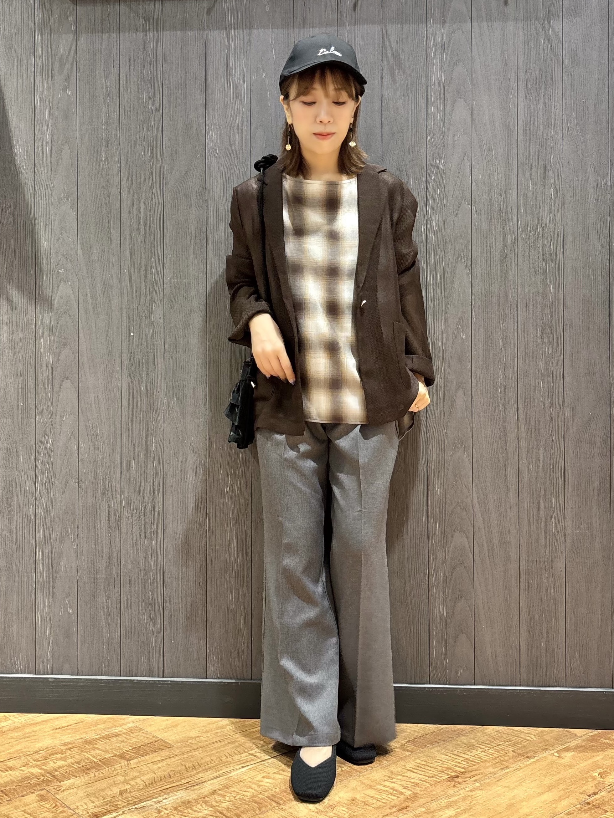 meiさんの「SHOO･LA･RUE｜【通気性〇/セットアップ可/S-LL/洗濯機可】紫外線対策にも メッシュテーラードジャケット」を使ったコーディネート