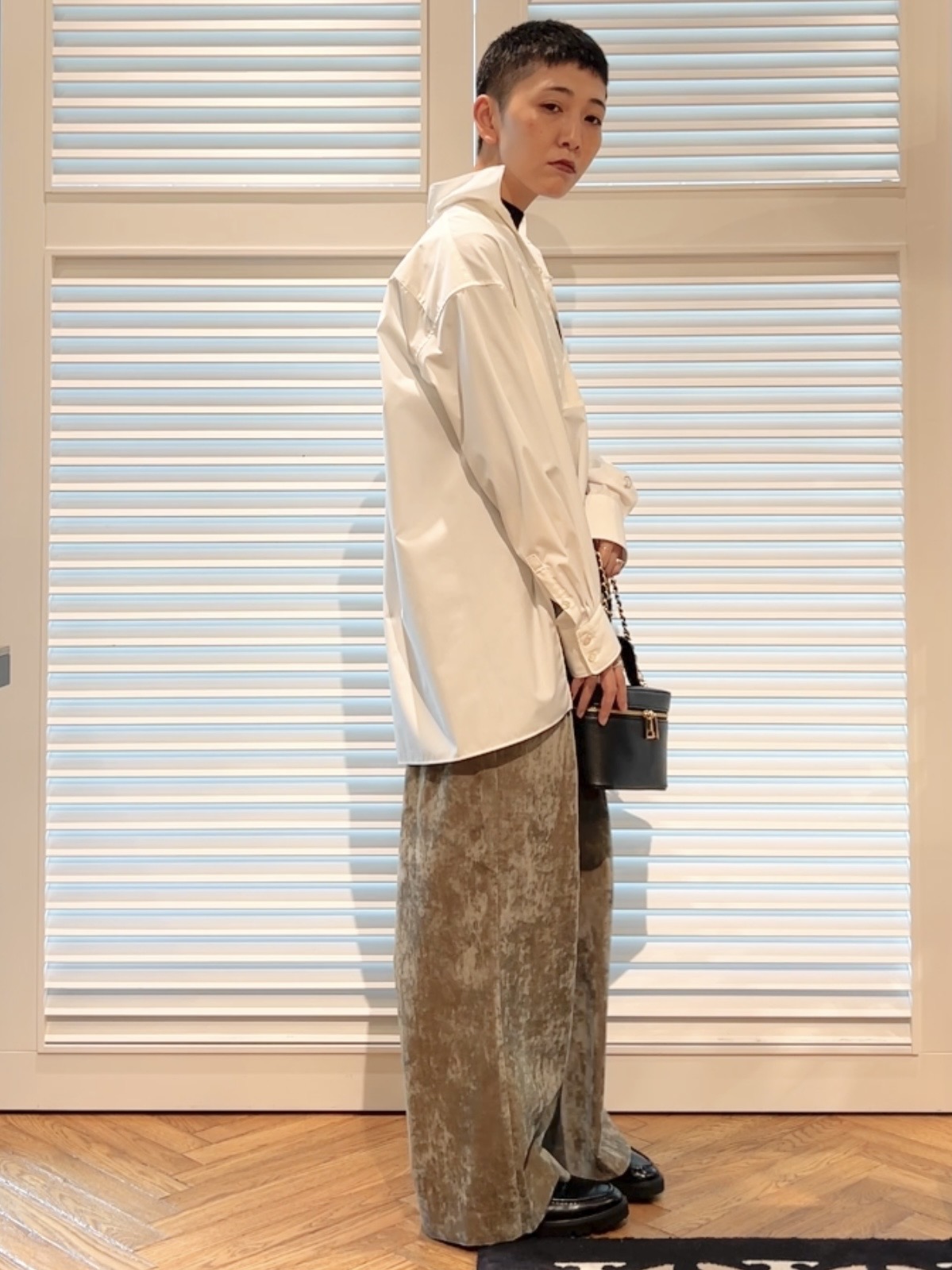 OCHIAIさんの「DRESSTERIOR｜【接触冷感/UVカット/着回し】スキッパーブラウス」を使ったコーディネート