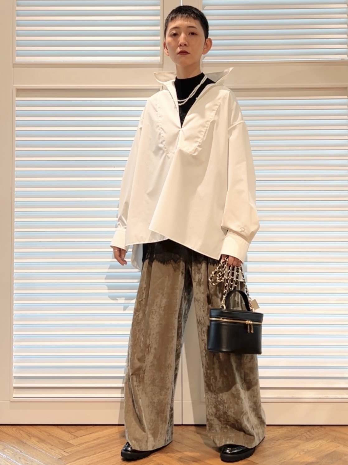 OCHIAIさんの「DRESSTERIOR｜【接触冷感/UVカット/着回し】スキッパーブラウス」を使ったコーディネート