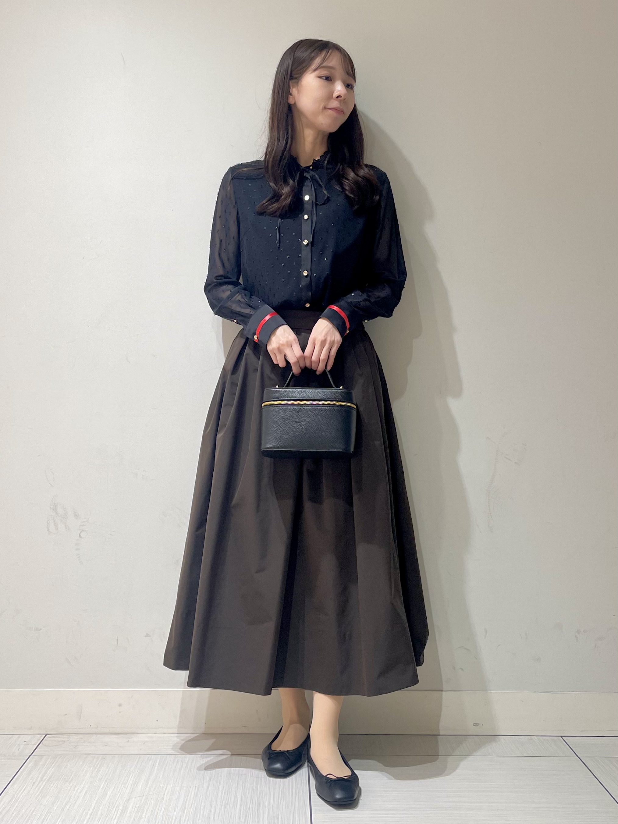 ことさんの「DRESSTERIOR｜【上品見え】フィルムドット ボウタイブラウス」を使ったコーディネート