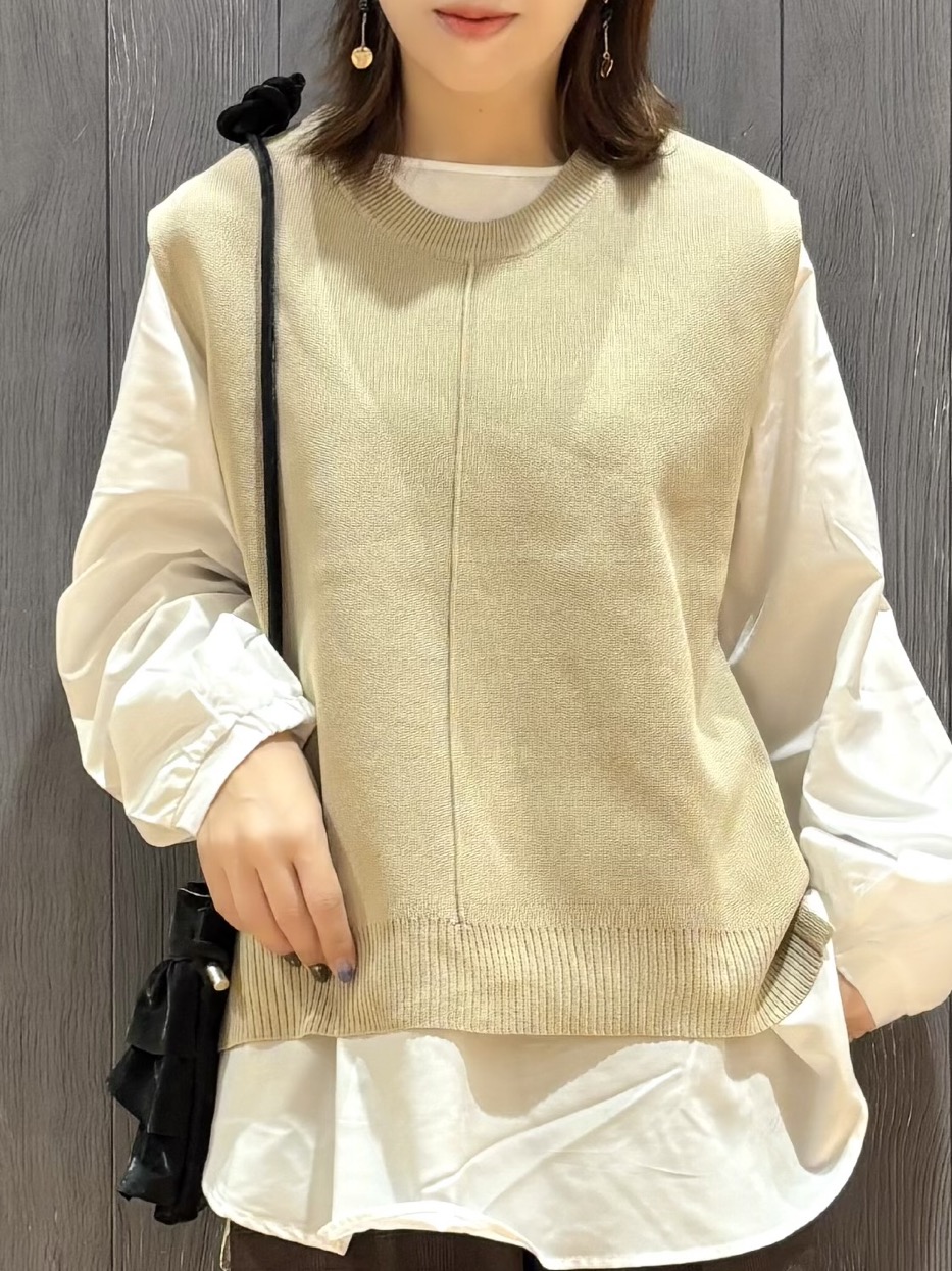 meiさんの「SHOO･LA･RUE｜【2点セット/S-LL】着回し自在 スポンディッシュニットベスト＆フレアシャツ」を使ったコーディネート