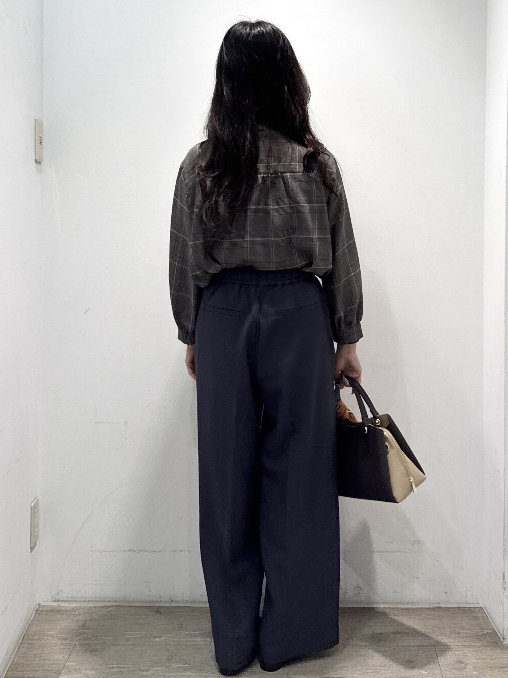 yuicciさんの「OPAQUE.CLIP｜【森絵梨佳さん着用】チェック柄フリルブラウス《洗濯機OK》」を使ったコーディネート
