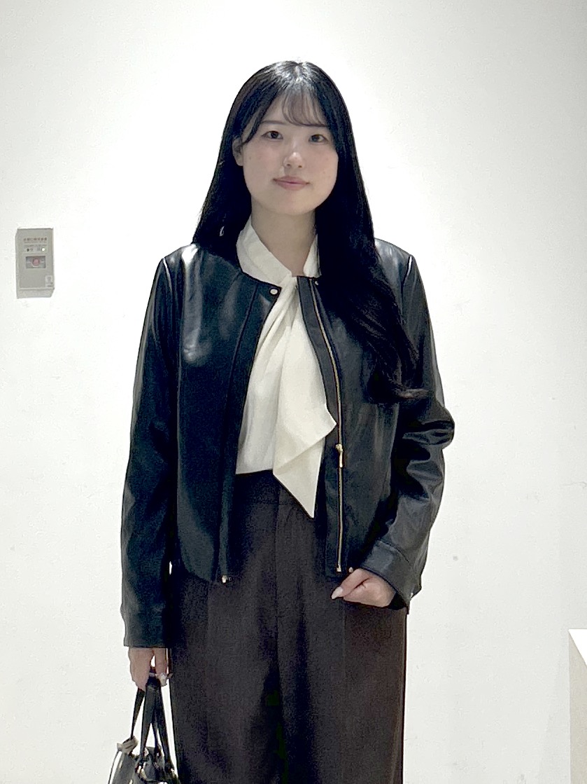 sayaさんの「OPAQUE.CLIP｜【洗える】レザー調／スウェード風ノーカラーブルゾン」を使ったコーディネート