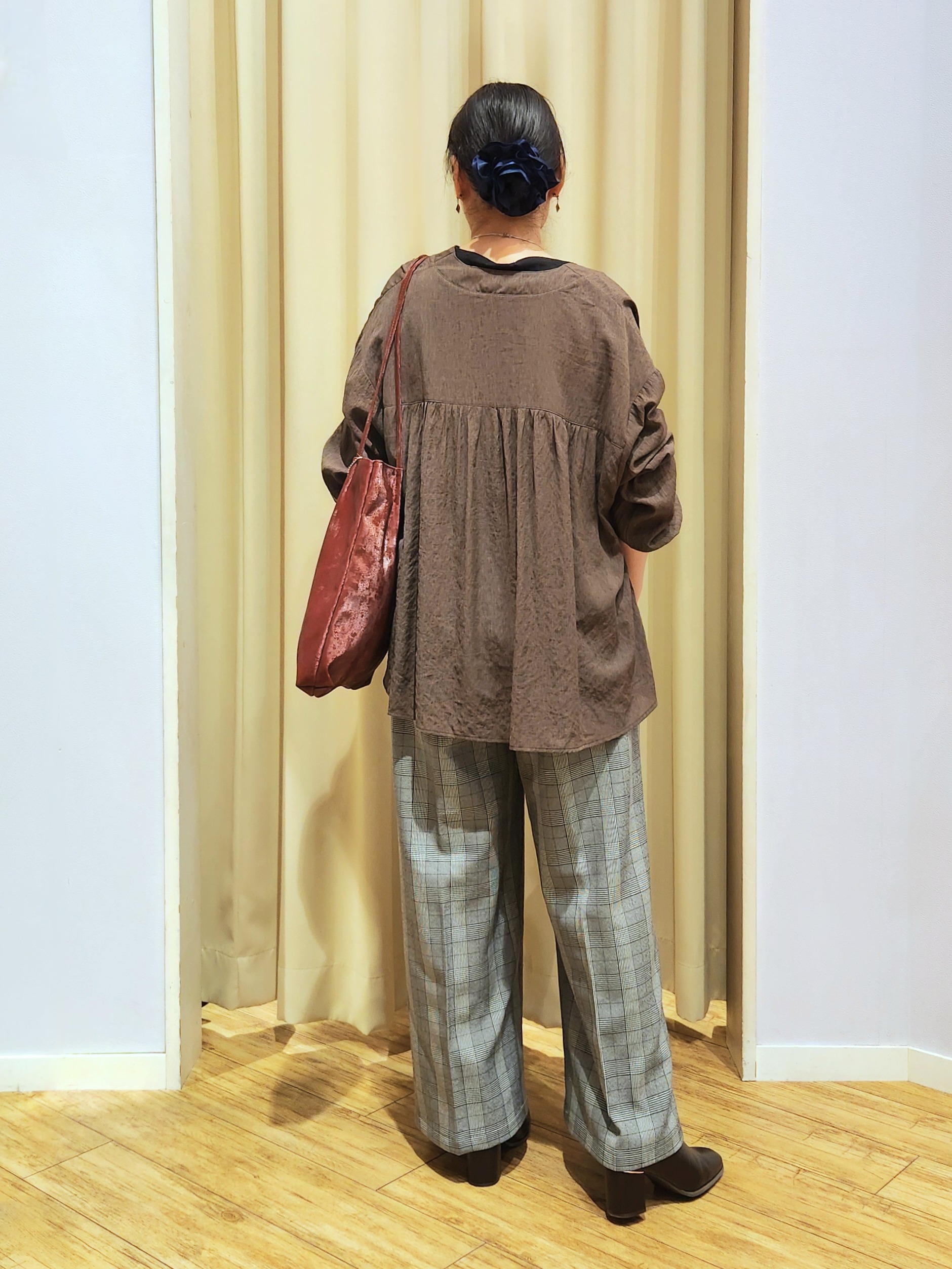 くまさんの「SHOO･LA･RUE｜【S-LL/洗濯機可】着痩せシルエット シャーリングシャツカーディガン」を使ったコーディネート