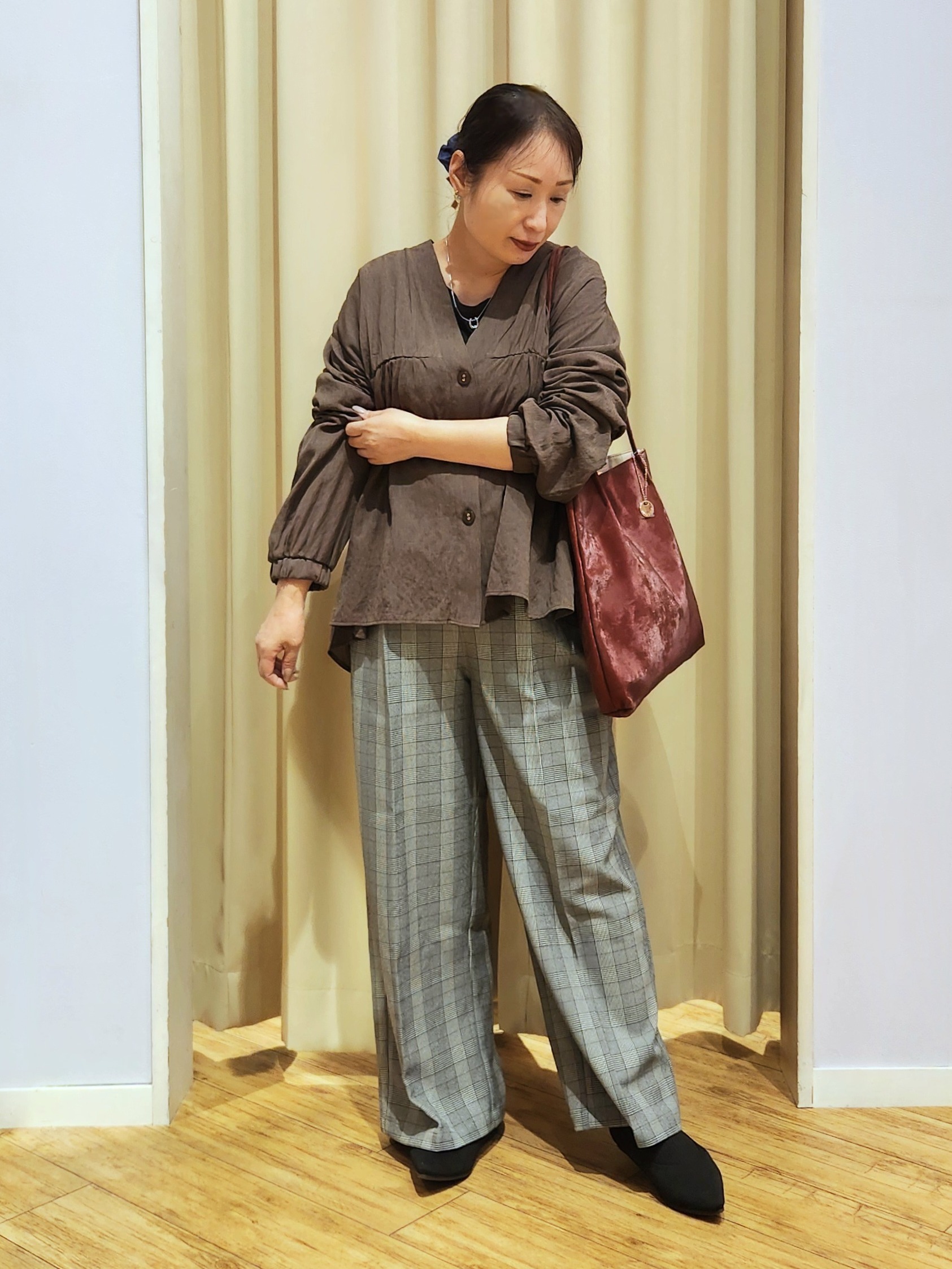 くまさんの「SHOO･LA･RUE｜【S-LL/洗濯機可】着痩せシルエット シャーリングシャツカーディガン」を使ったコーディネート