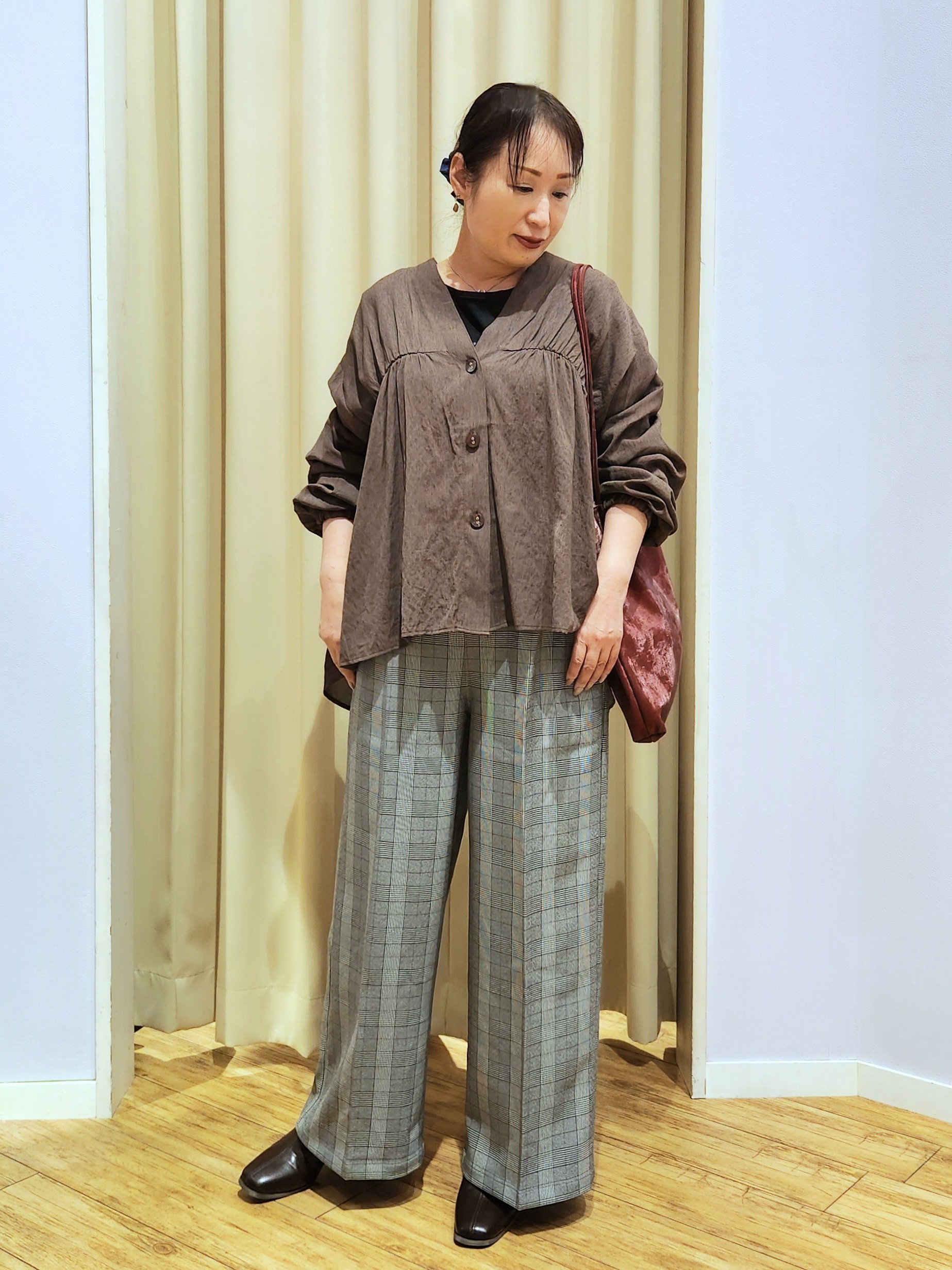 くまさんの「SHOO･LA･RUE｜【S-LL/洗濯機可】着痩せシルエット シャーリングシャツカーディガン」を使ったコーディネート