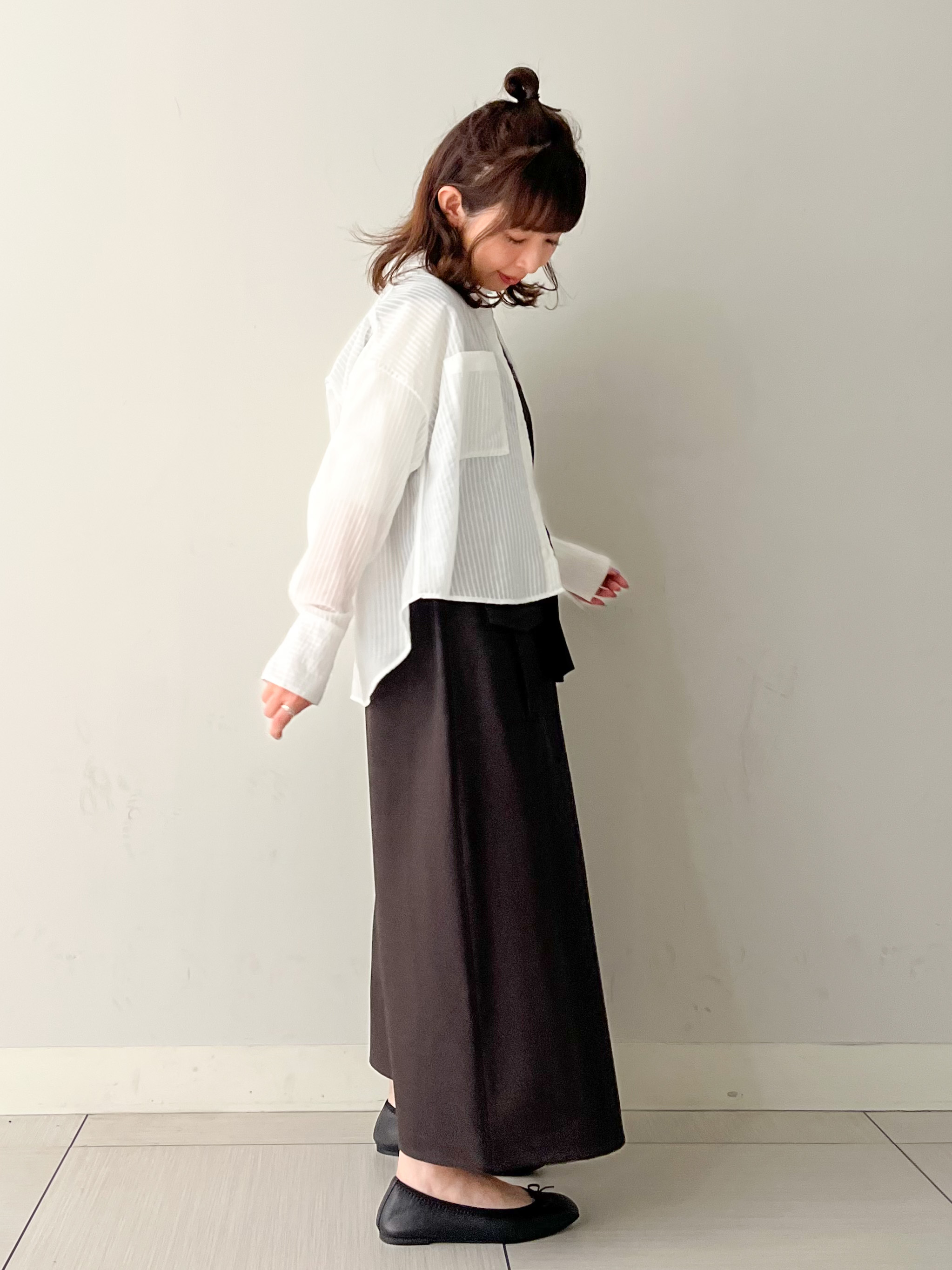 じゅんさんの「DRESSTERIOR｜シアーストライプクロップドシャツ」を使ったコーディネート