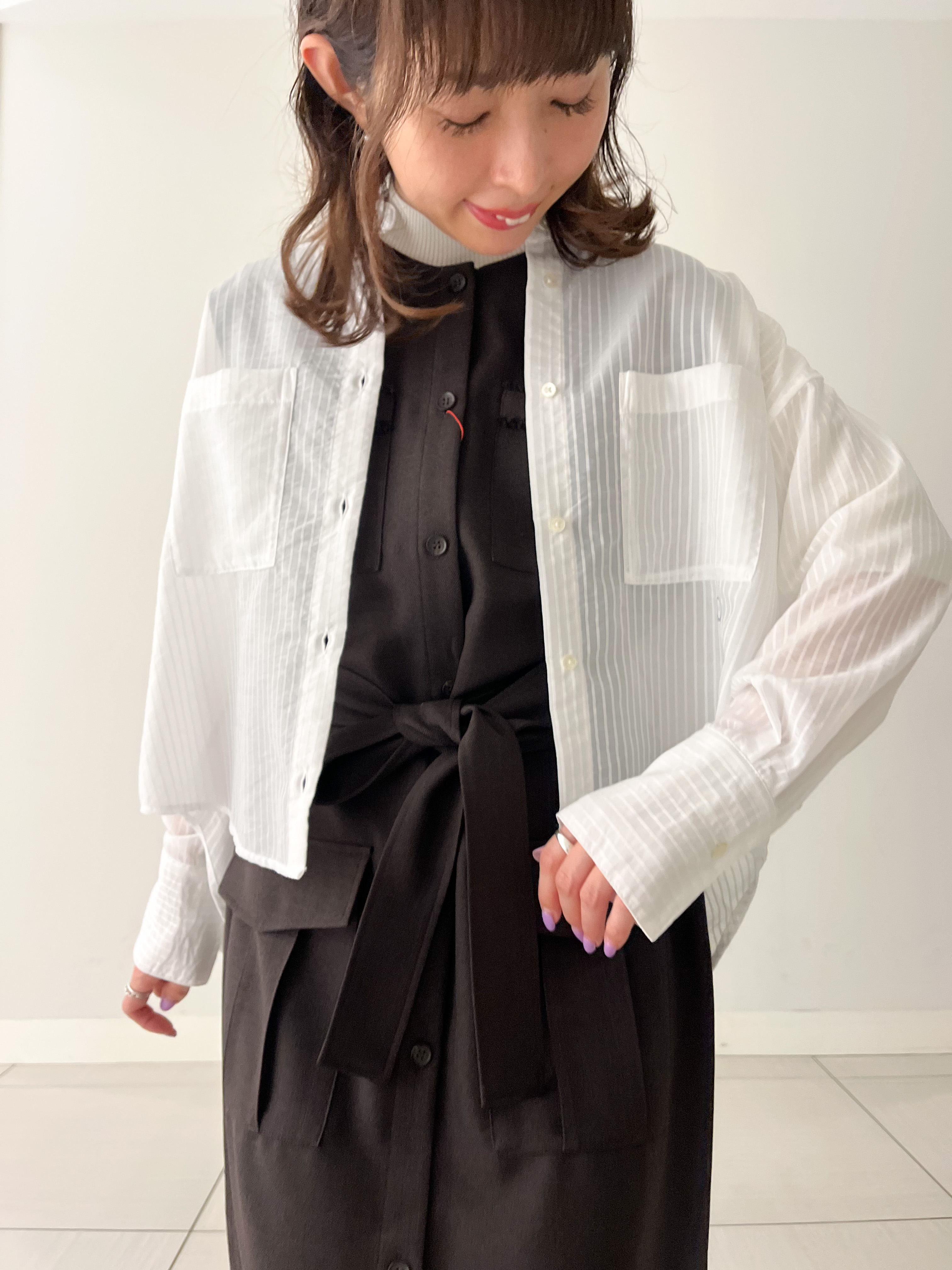 じゅんさんの「DRESSTERIOR｜シアーストライプクロップドシャツ」を使ったコーディネート
