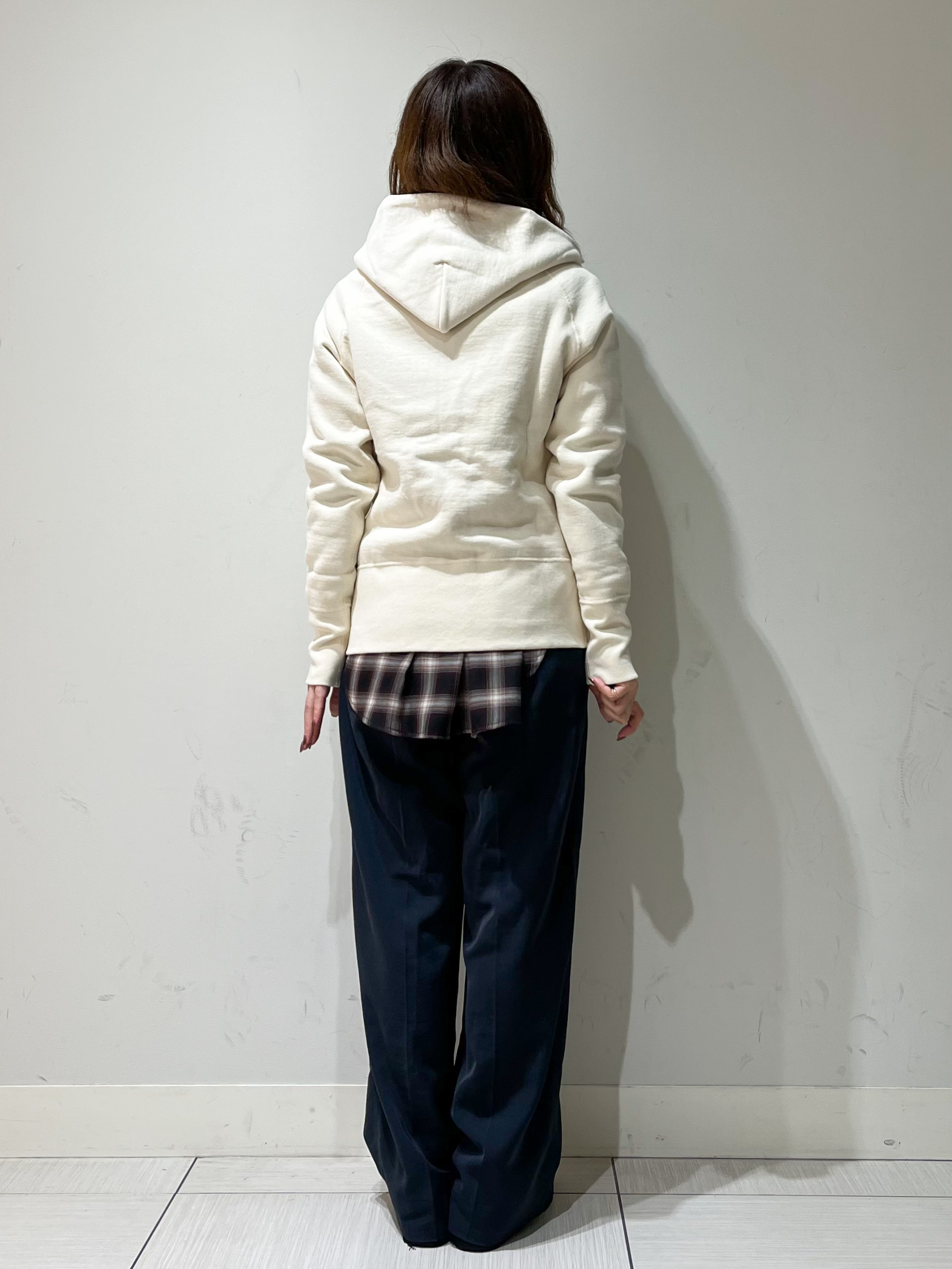 じゅんさんの「DRESSTERIOR｜デキシー吊裏毛ジップアップパーカ」を使ったコーディネート