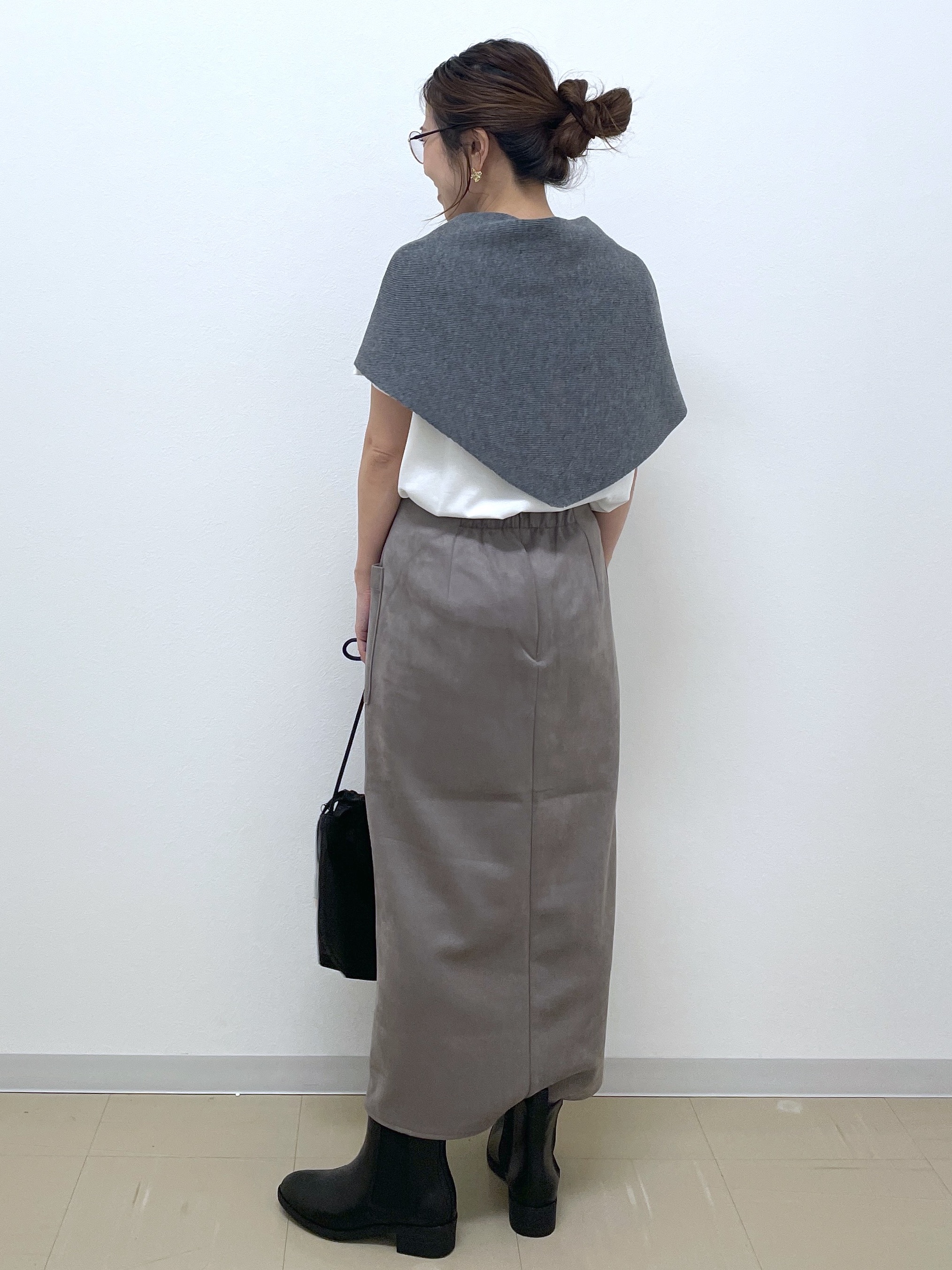 Akiさんの「OPAQUE.CLIP｜【マルチWAY】トライアングルデザインニットストール」を使ったコーディネート