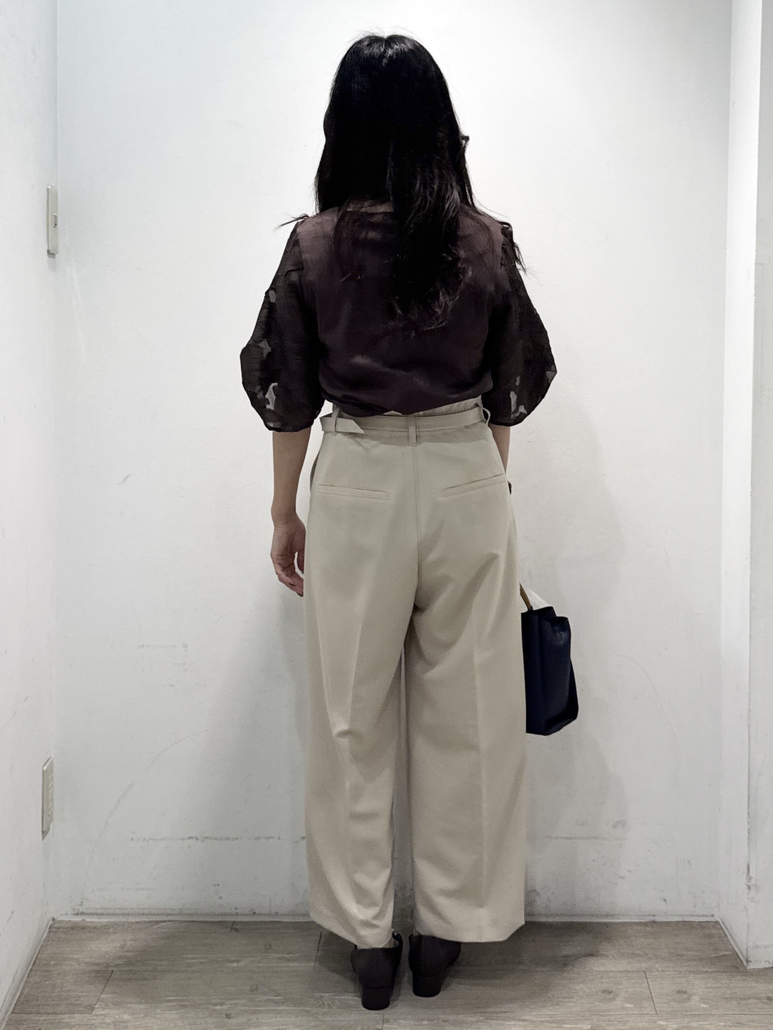 yuicciさんの「OPAQUE.CLIP｜【S‐LLサイズ】花柄ジャカードスリーブトップス《接触冷感／UVケア／洗濯機OK》」を使ったコーディネート
