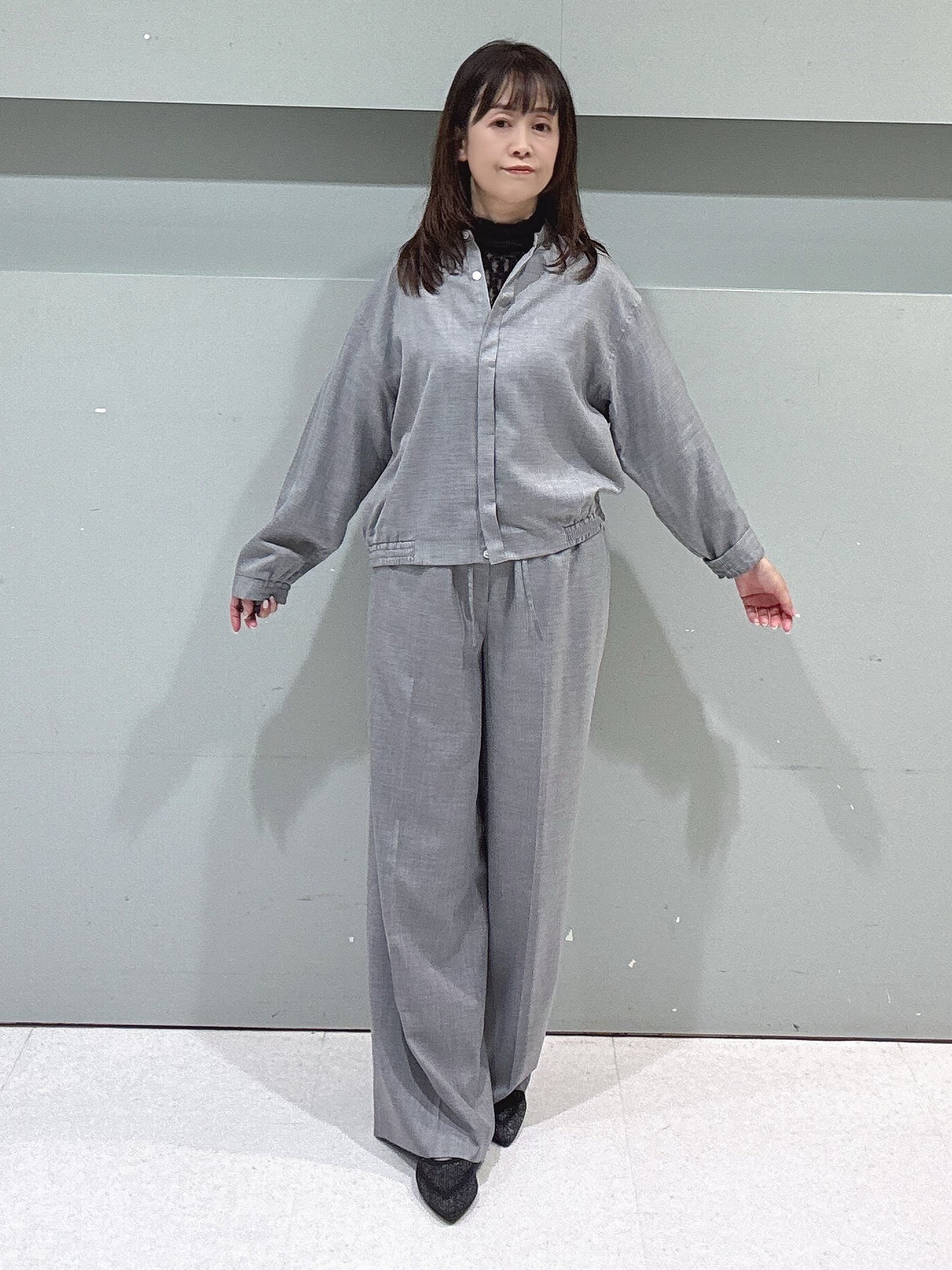 makiさんの「UNTITLED｜【セットアップ可/秋羽織り】メランジツイルシャツ」を使ったコーディネート
