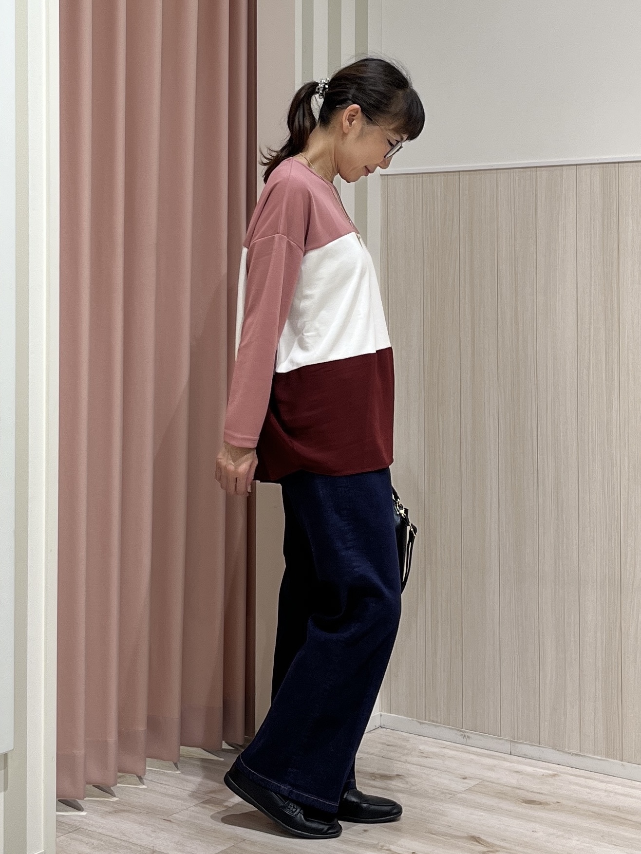 まつみさんの「SHOO･LA･RUE｜【S-LL/洗濯機可】なめらかさが心地いい。スエード調ポケットシャツ」を使ったコーディネート