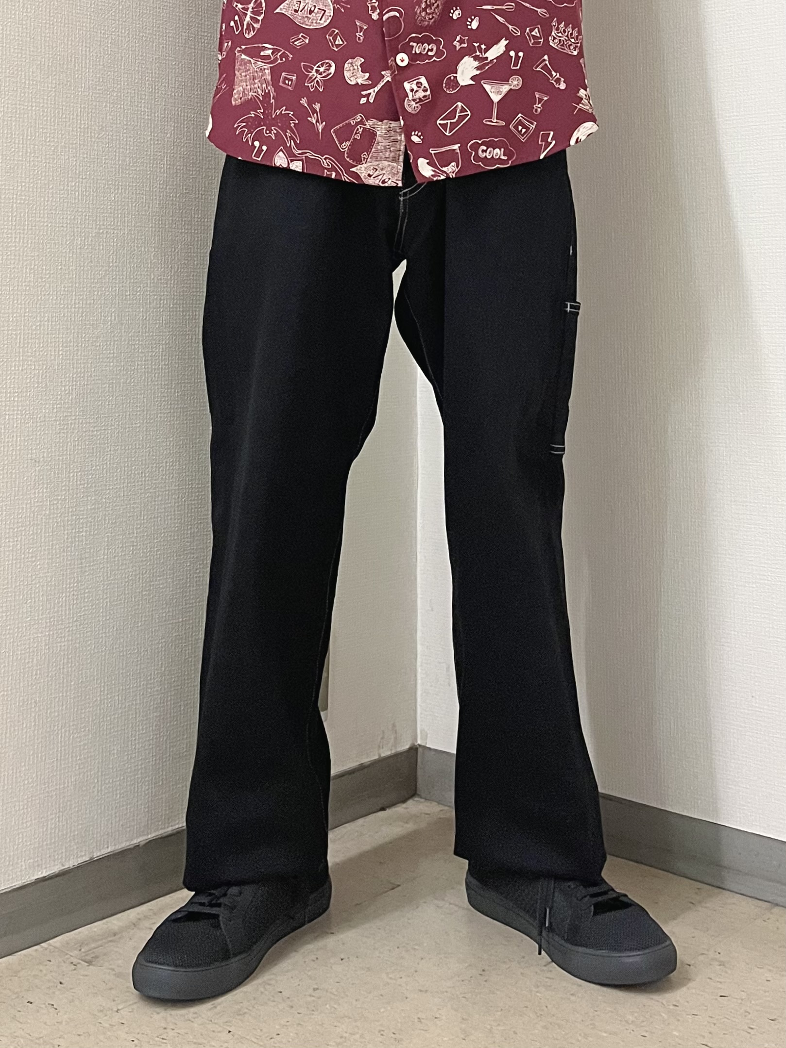 URAさんの「TAKEO KIKUCHI｜【BOWLER HAT LABEL】日本製PLAYプリントシャツ」を使ったコーディネート