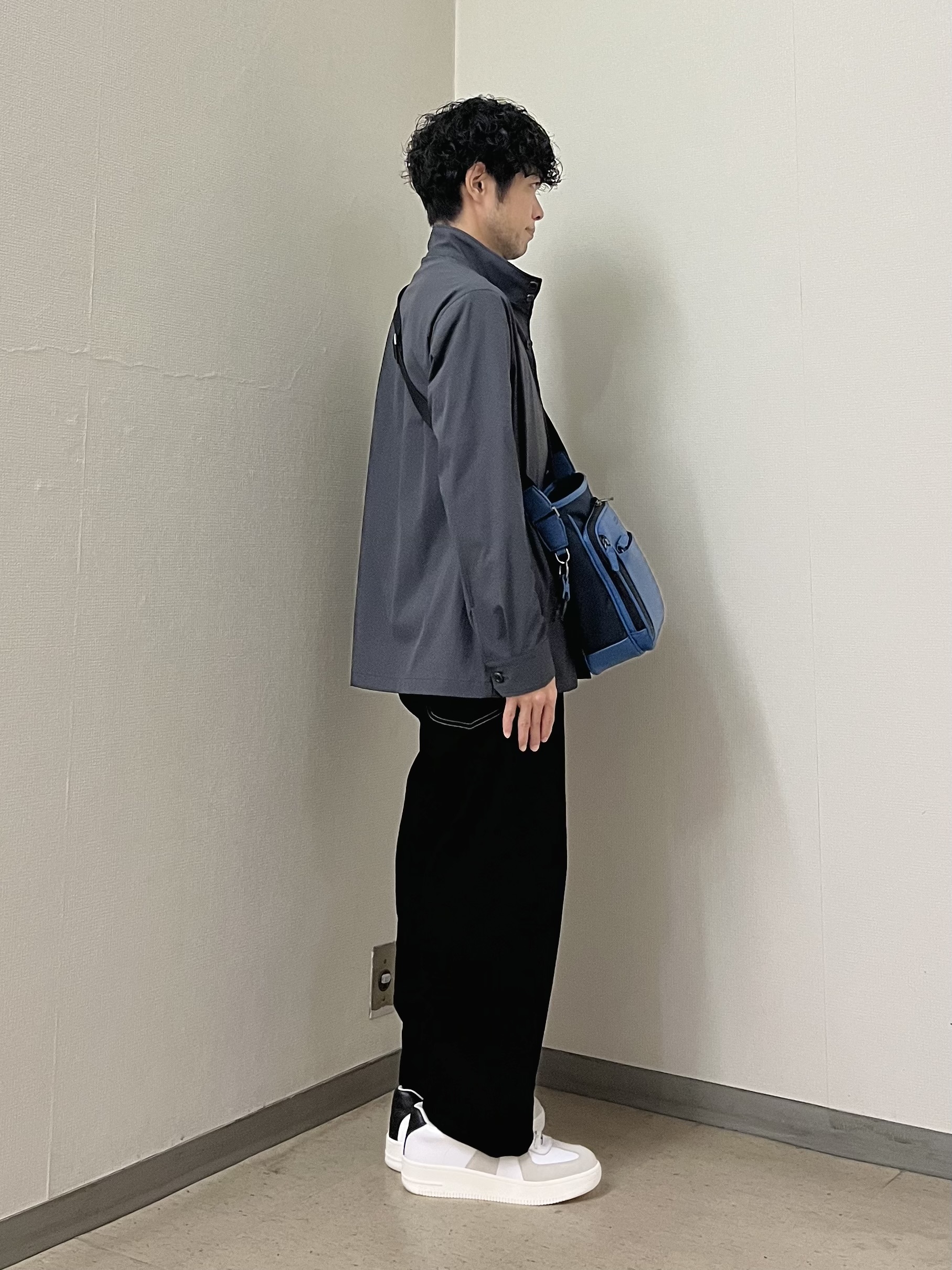 URAさんの「TAKEO KIKUCHI｜3Dナイロンストレッチ　スタンドカラーブルゾン」を使ったコーディネート
