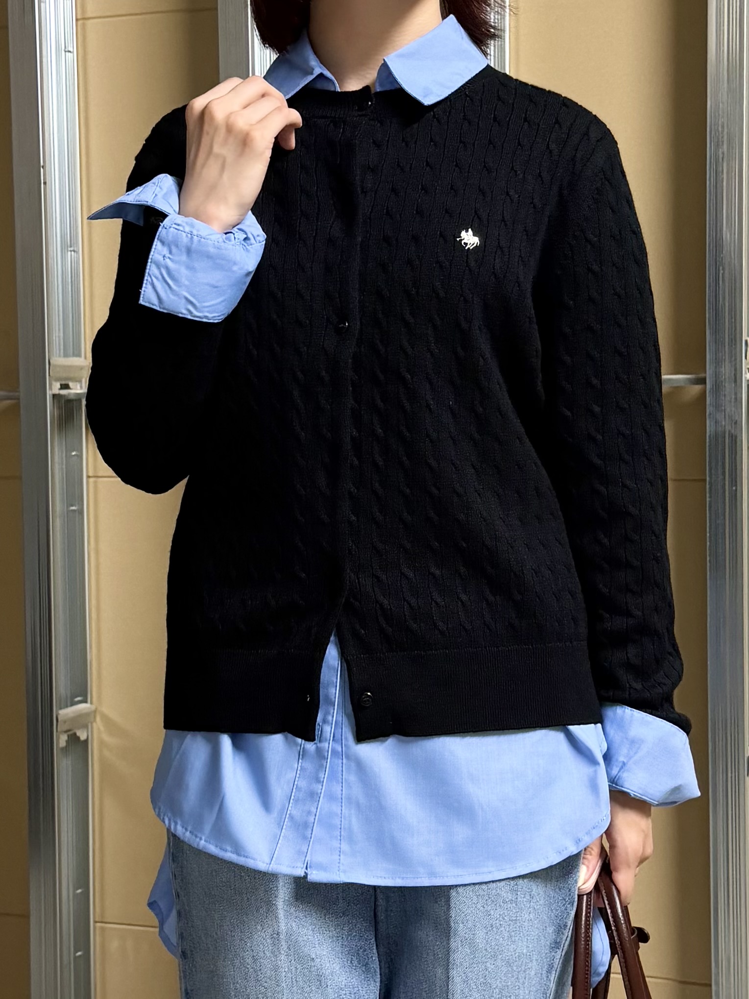 sahoさんの「THE SHOP TK｜POLO BCS/ケーブルクルーカーディガン」を使ったコーディネート