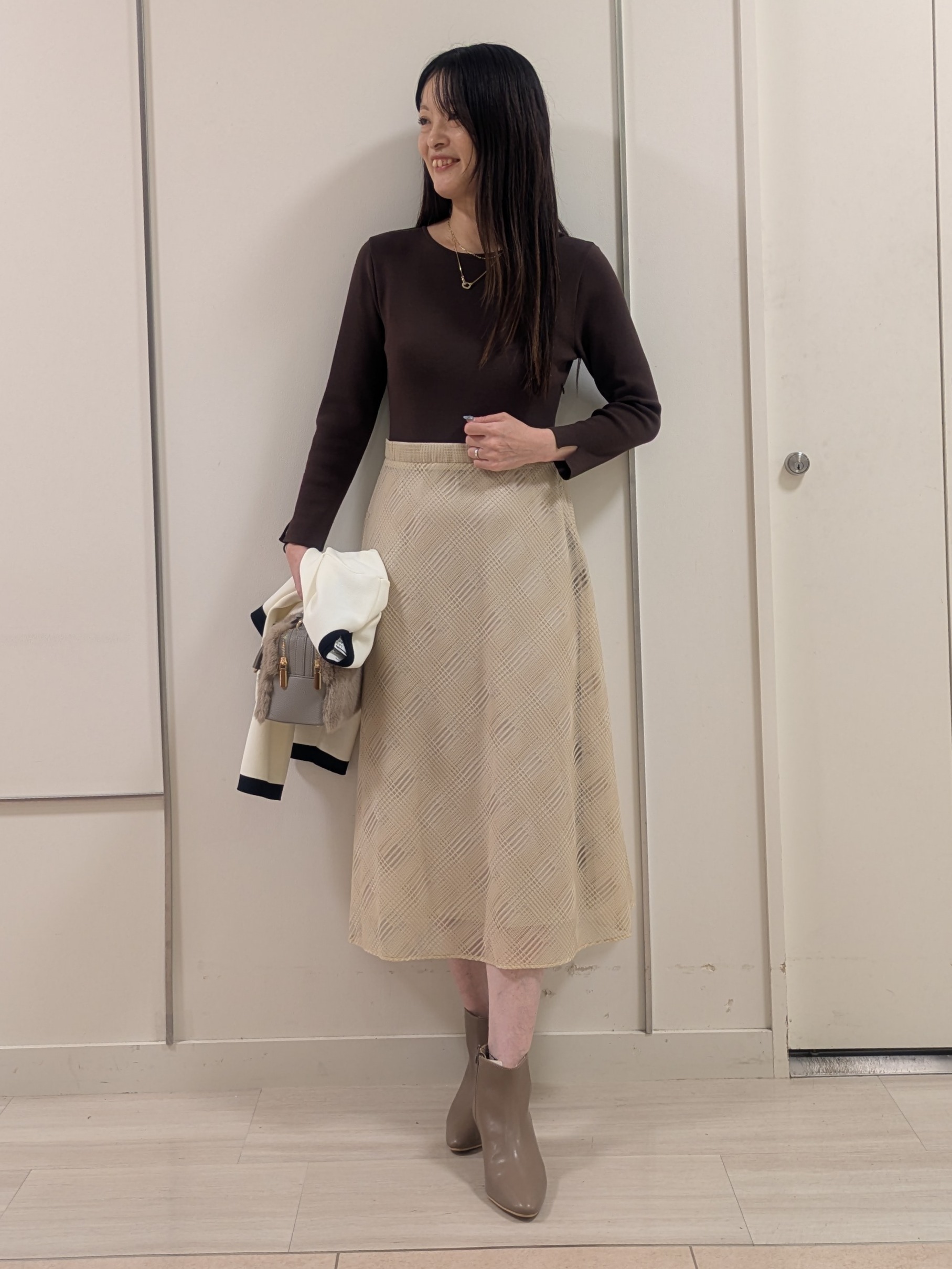 mikiさんの「COUP DE CHANCE｜【手洗い可／日本製】ニットドッキングフレアワンピース」を使ったコーディネート