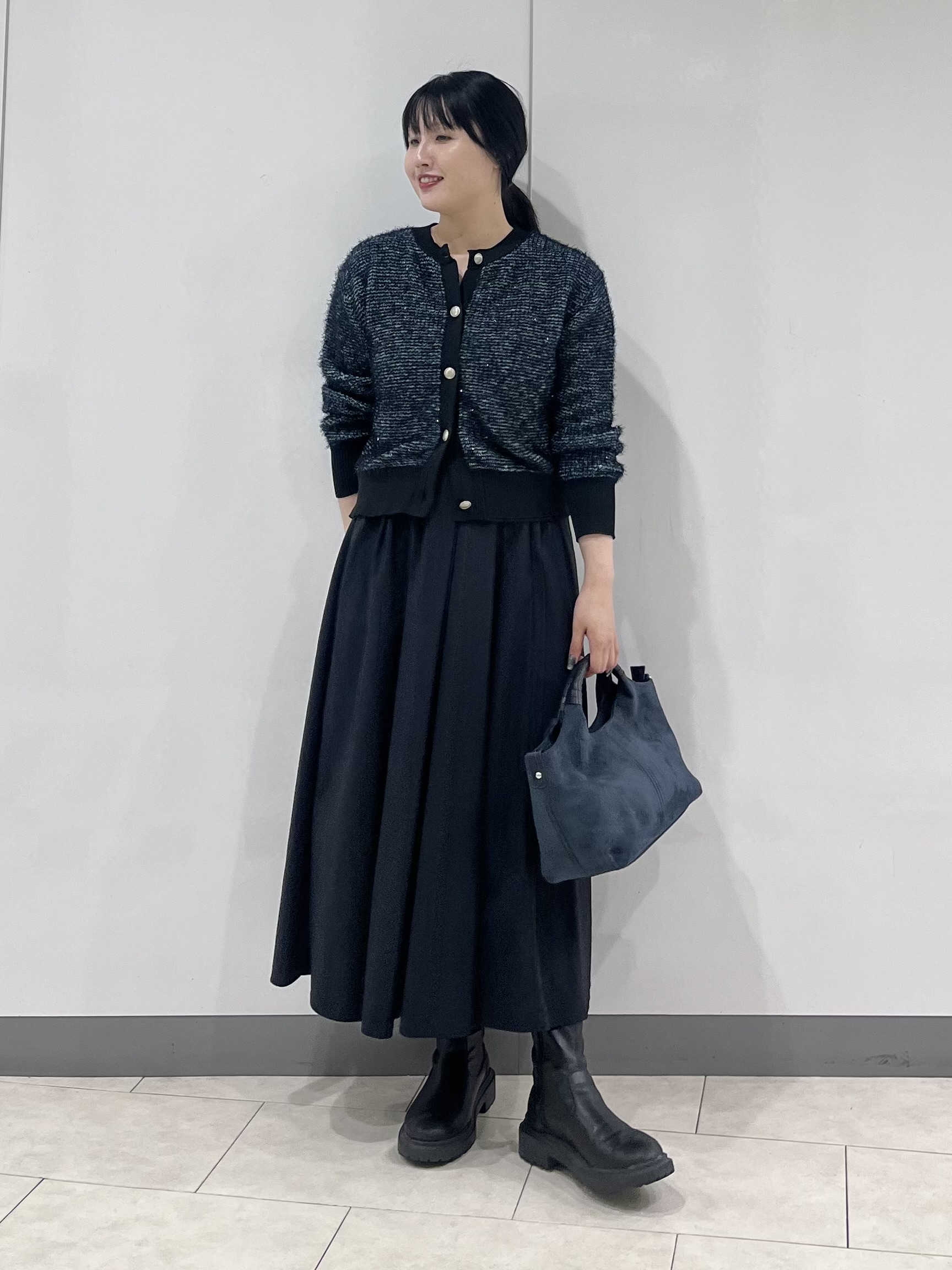 hasuさんの「INDIVI｜【撥水／裏地なし軽量】ギャザーボリュームスカート」を使ったコーディネート