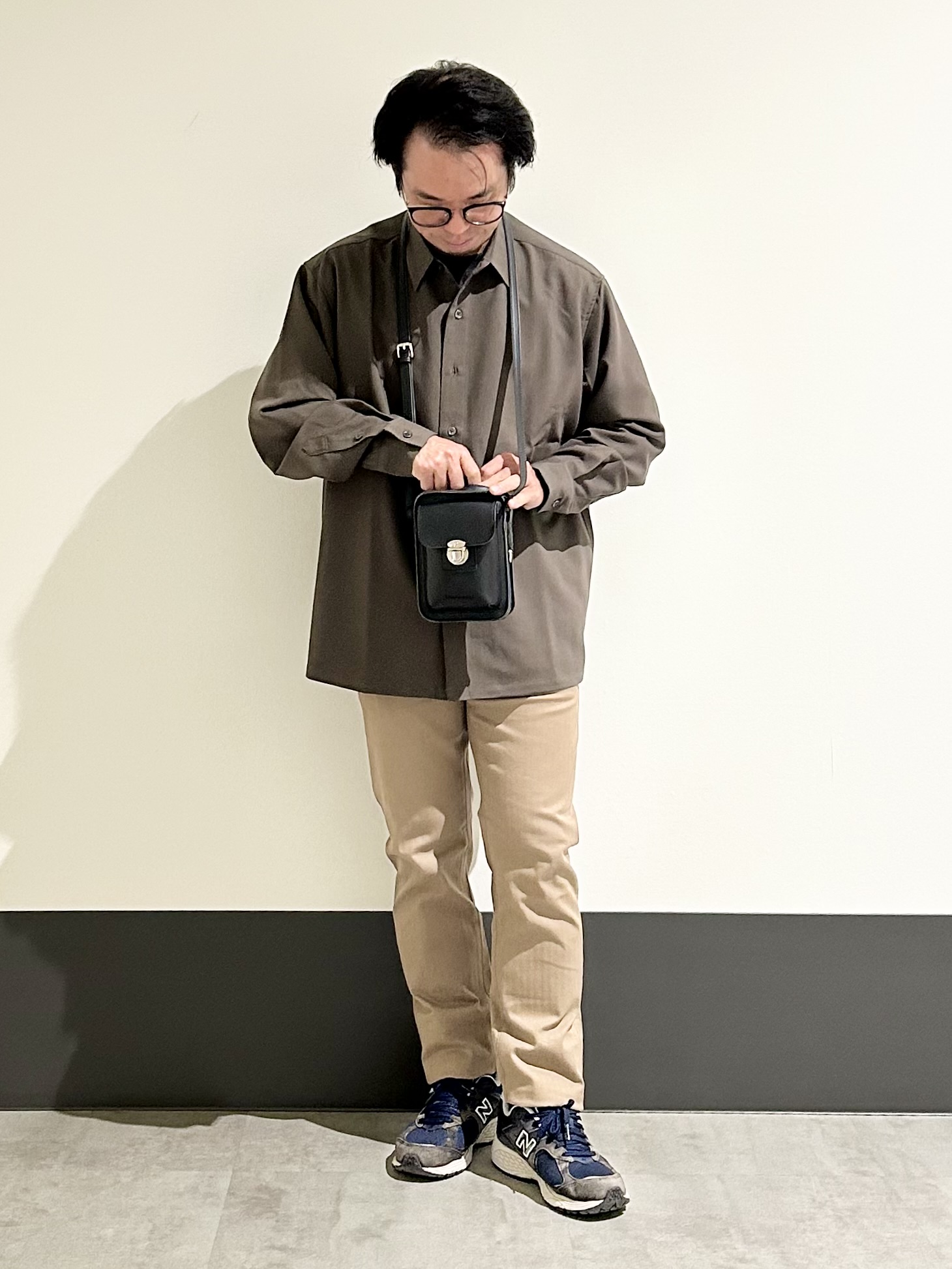 KENJI Iさんの「THE SHOP TK｜【洗濯機OK】ウールライク 長袖シャツ」を使ったコーディネート