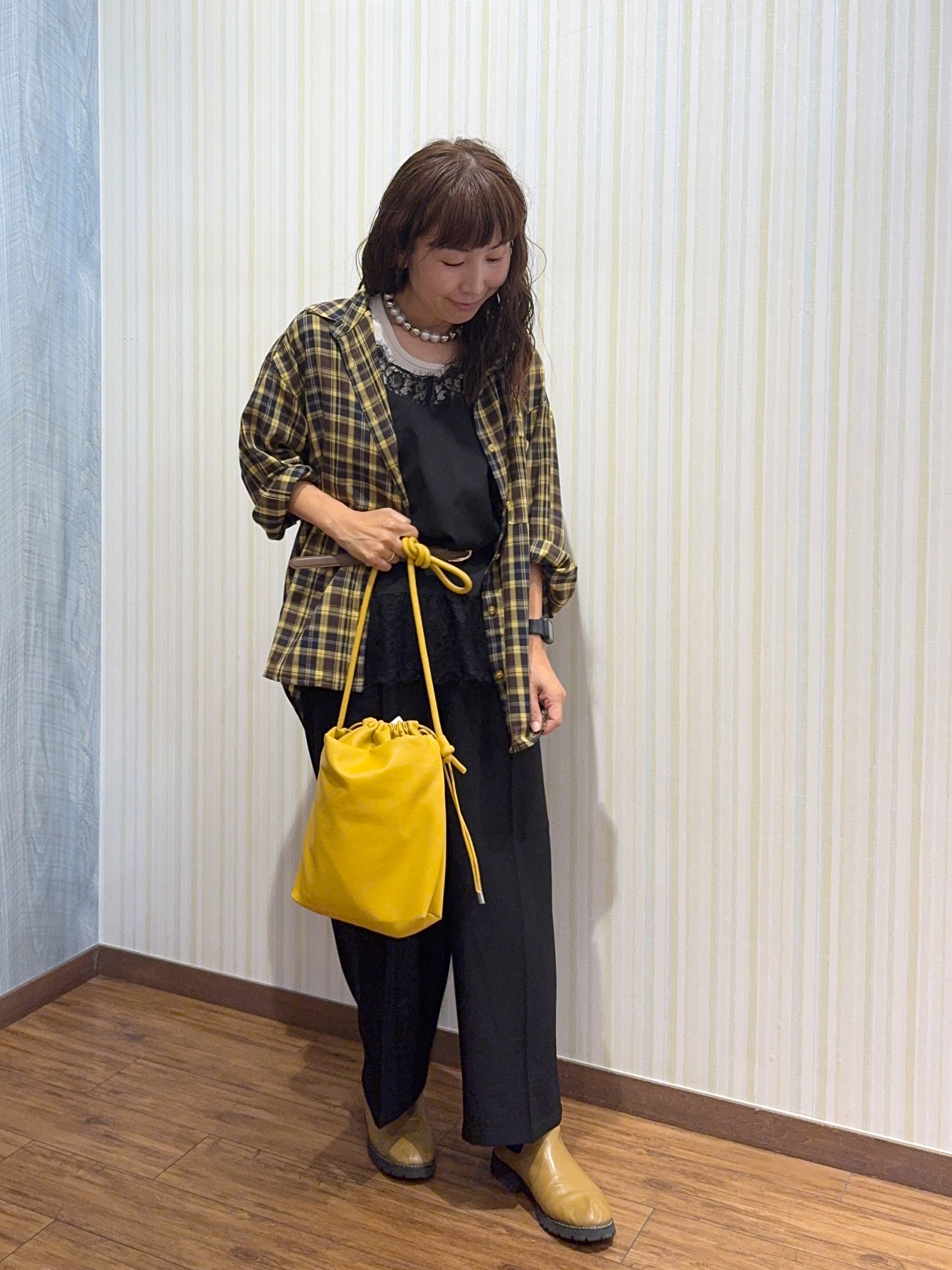 よっしーさんの「SHOO･LA･RUE｜【洗濯後しわになりにくい/S-LL】選べる6パターン 羽織としても活躍する ベーシックシャツ」を使ったコーディネート