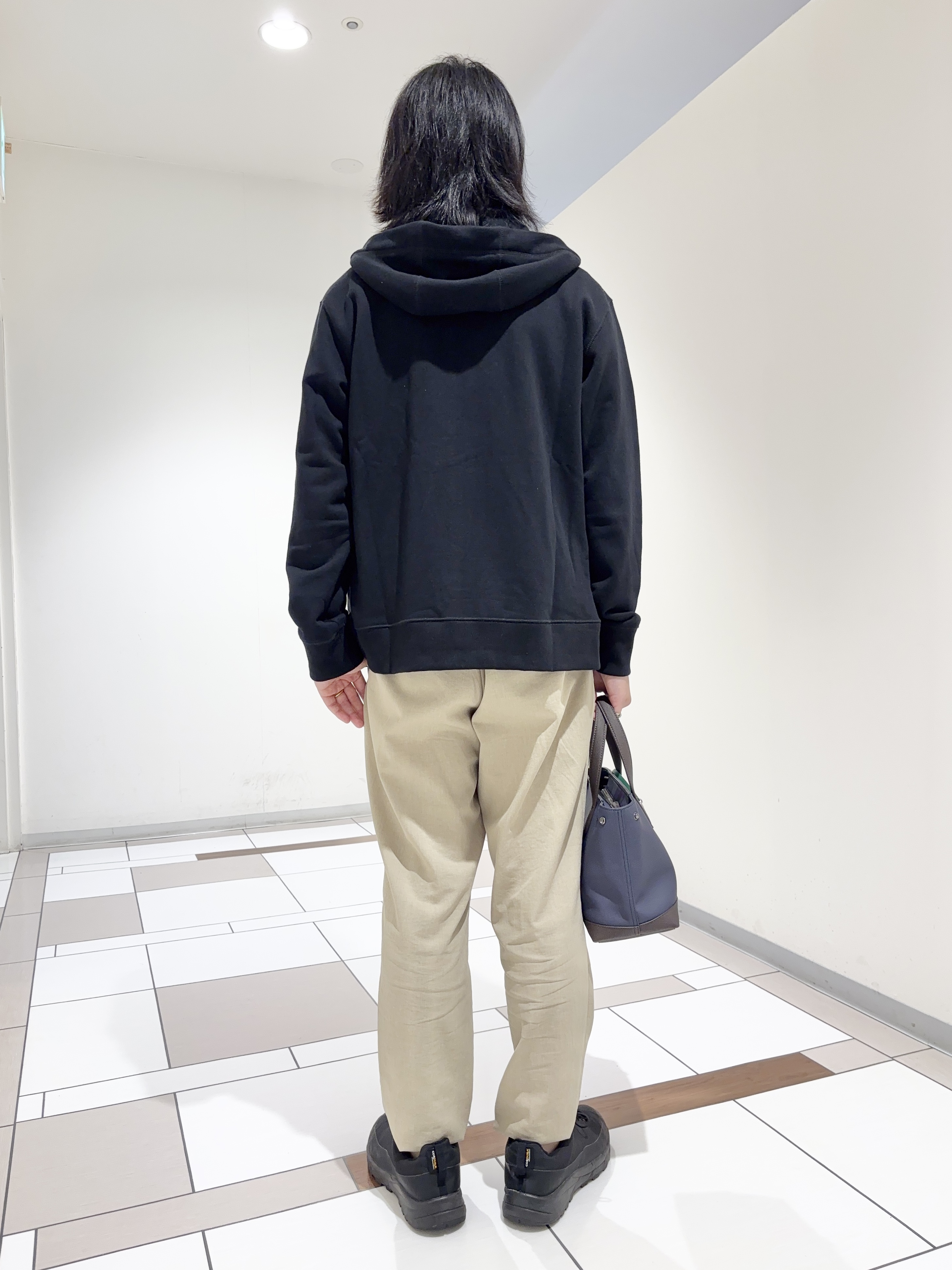 及川さんの「TAKEO KIKUCHI｜【BOWLER HAT LABEL】ジップアップ スウェットパーカー」を使ったコーディネート
