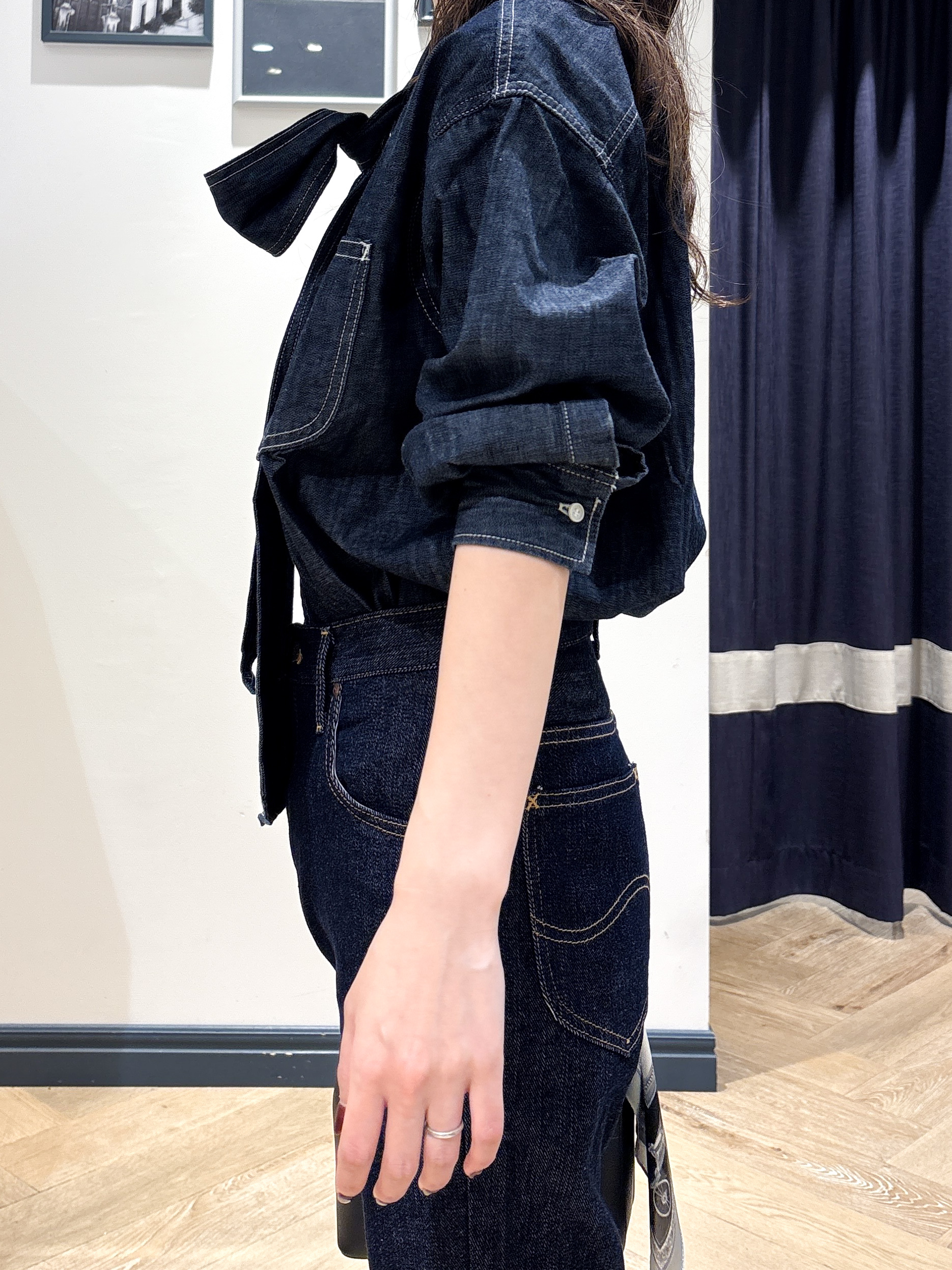 ayakaさんの「grove｜【Lee&times;grove別注】DENIM BOWTIE SHIRTS」を使ったコーディネート
